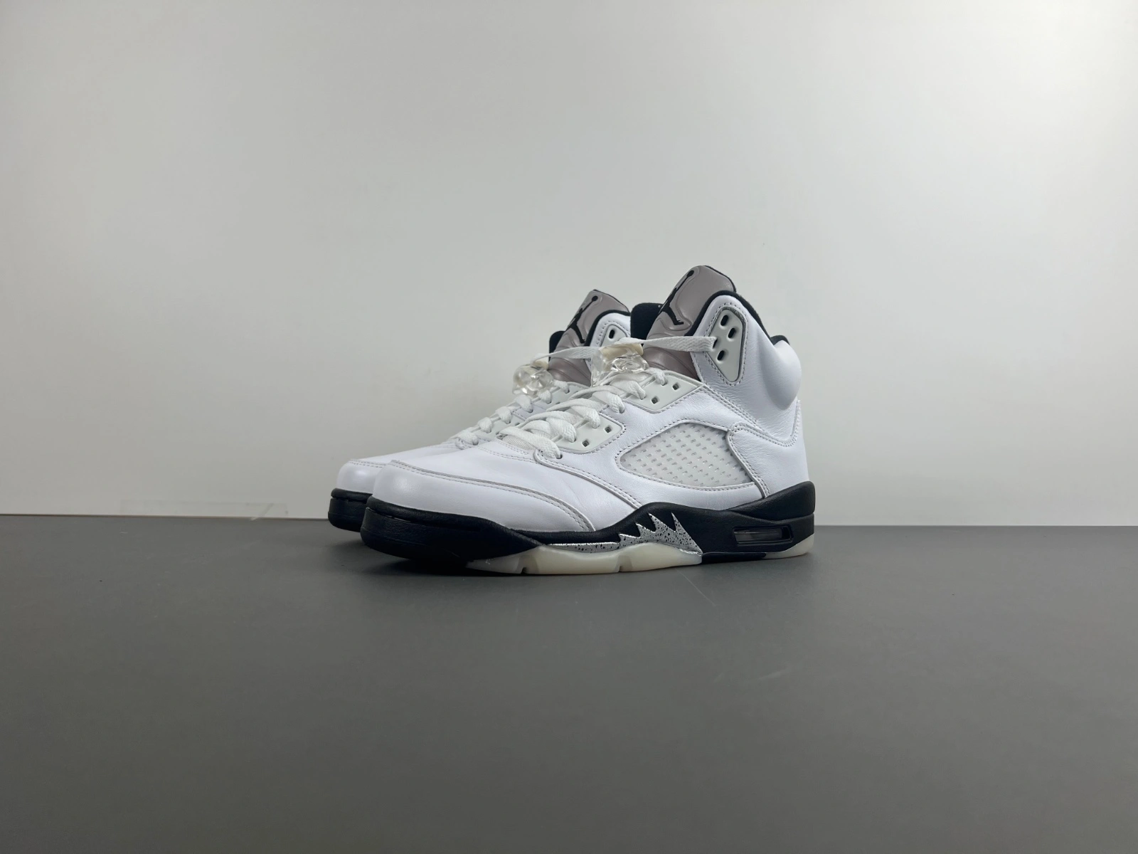 Upgraded Air Jordan 5 Retro Reverse Metallic DD0587- 2051