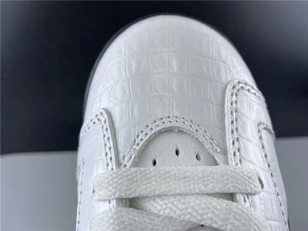 Minimalist Air Jordan 6 Retro Alligator 384665- 2136