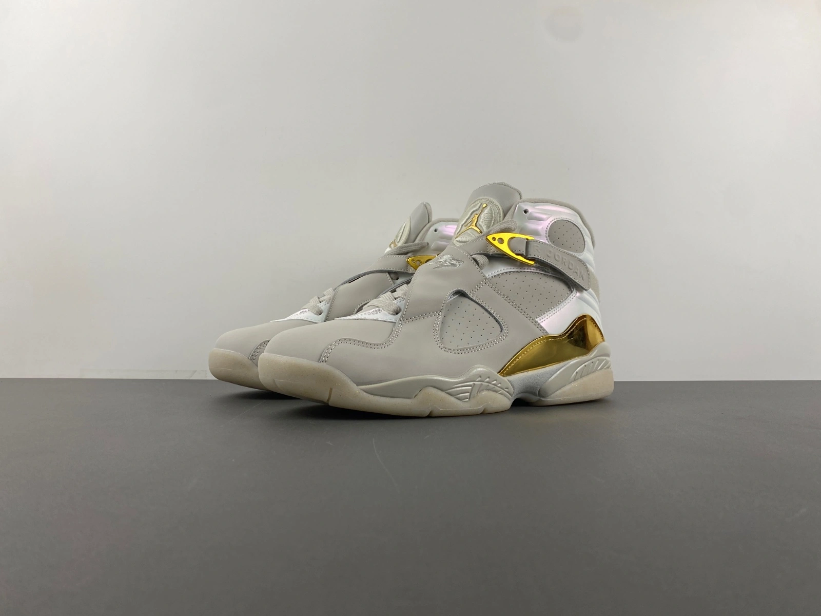 Seasonal Air Jordan 8 Retro Champagne 832821- 2147