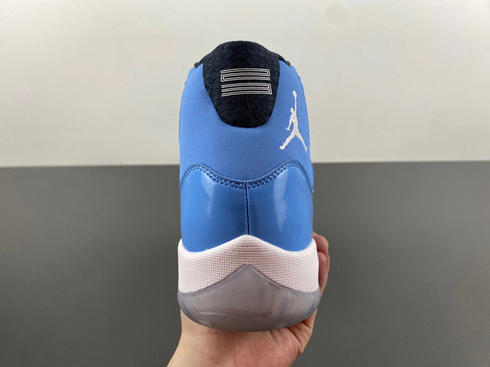 Versatile Air Jordan Ultimate Gift of Flight 717602- 2178