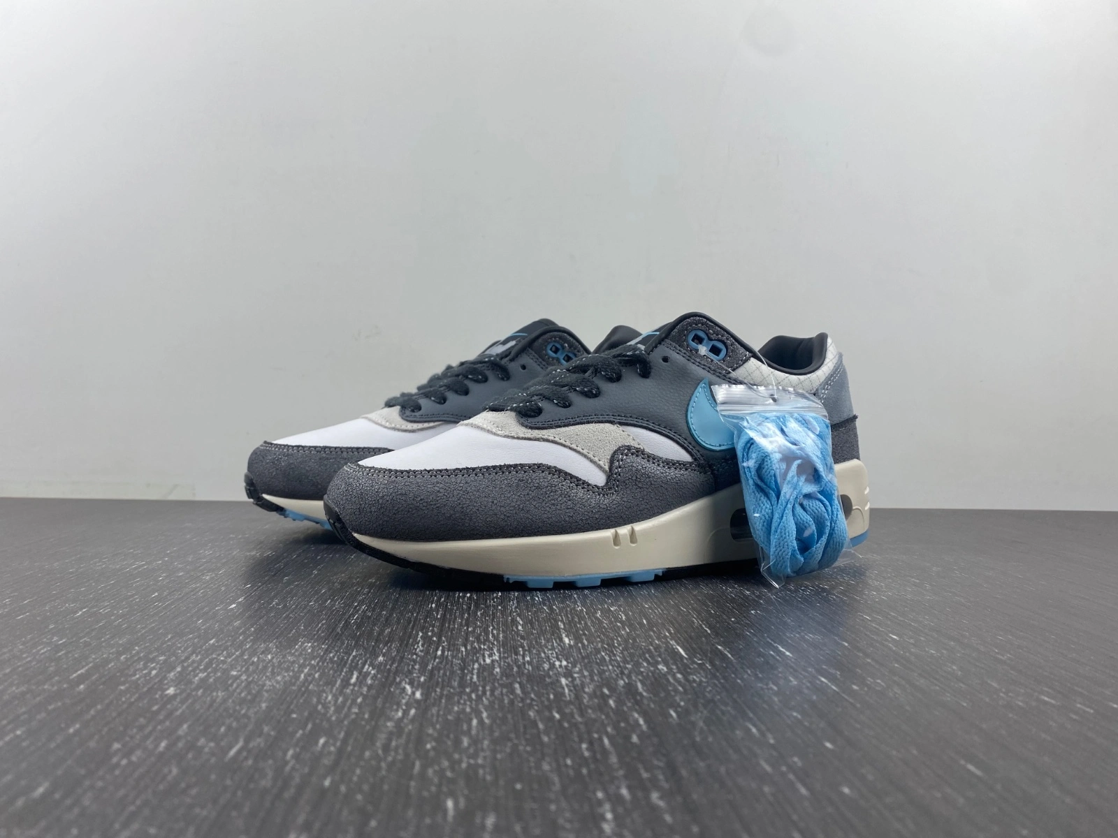Thermal Air Max 1 '86 OG Big Bubble Chicago FQ8742- 901