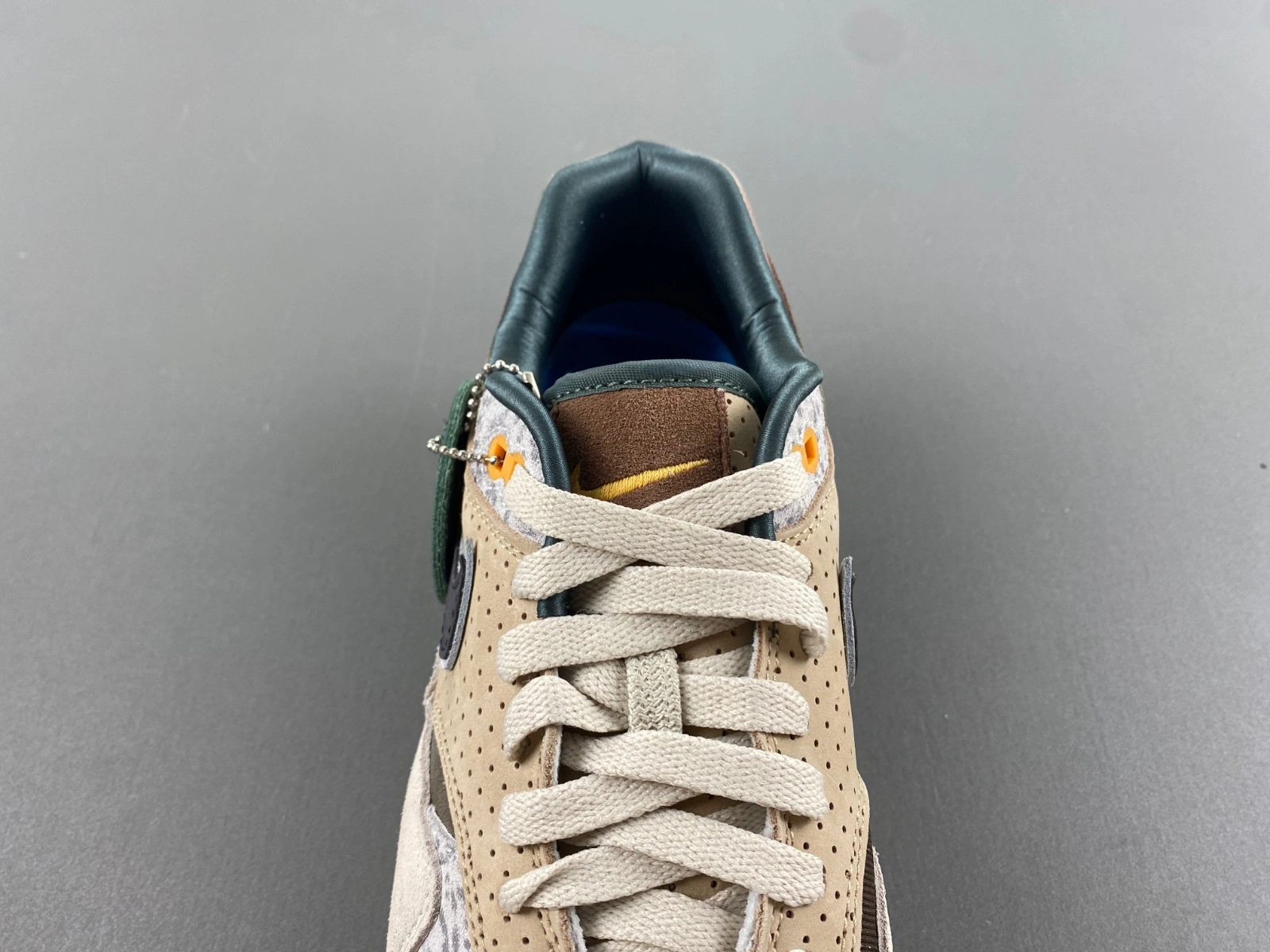 Cozy Air Max 1 '87  University of Oregon PE HQ2640- 886