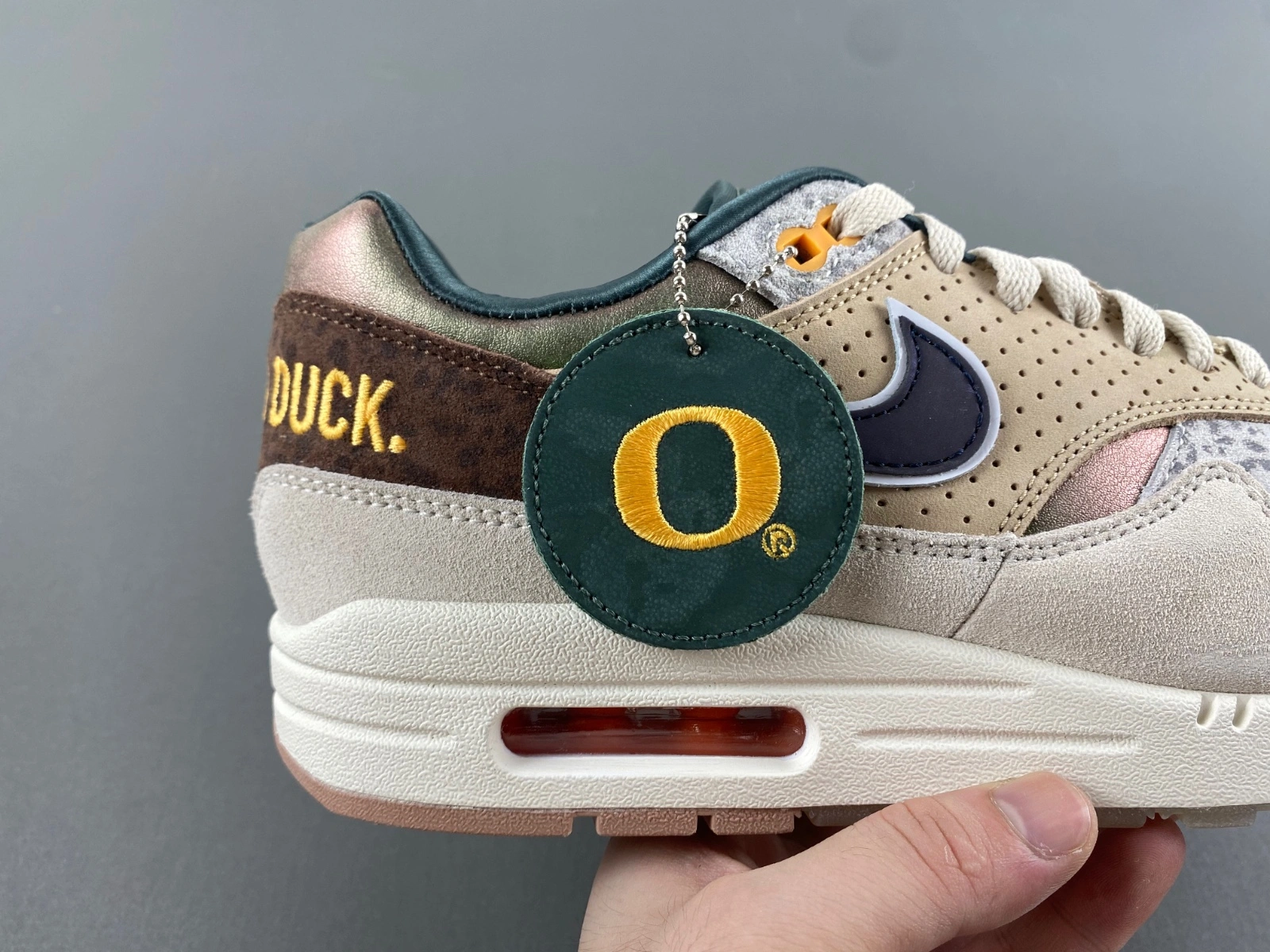 Cozy Air Max 1 '87  University of Oregon PE HQ2640- 886