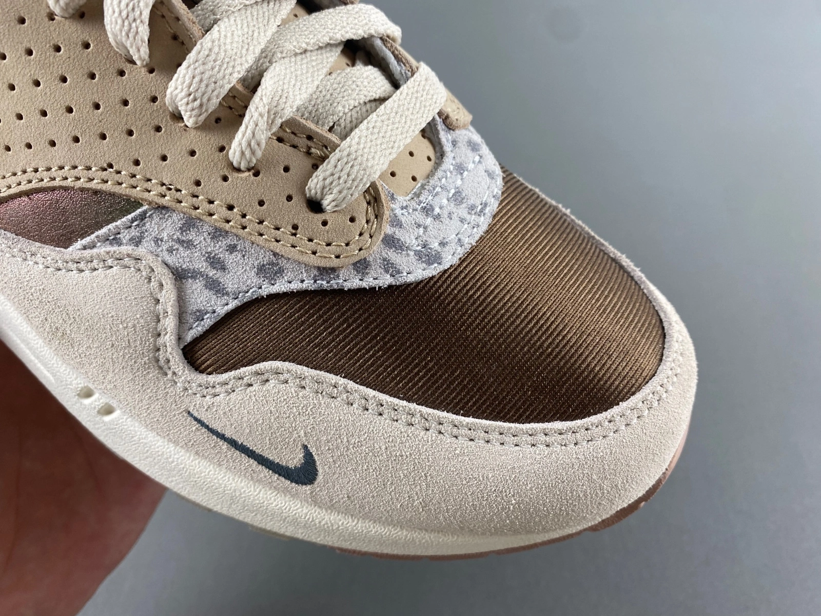 Cozy Air Max 1 '87  University of Oregon PE HQ2640- 886