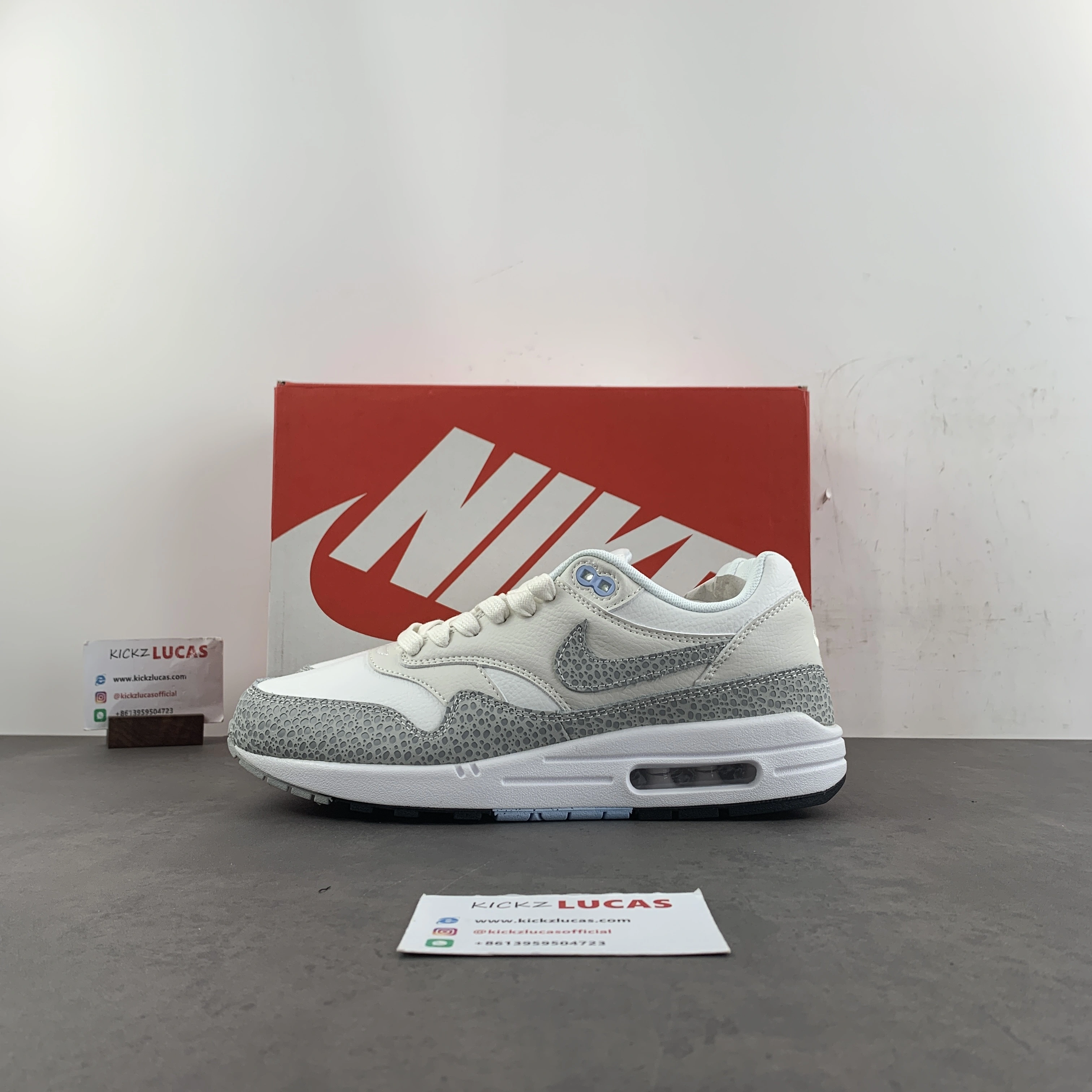 Versatile Air Max 1 '87 Safari Summit White Phantom FB5059- 930