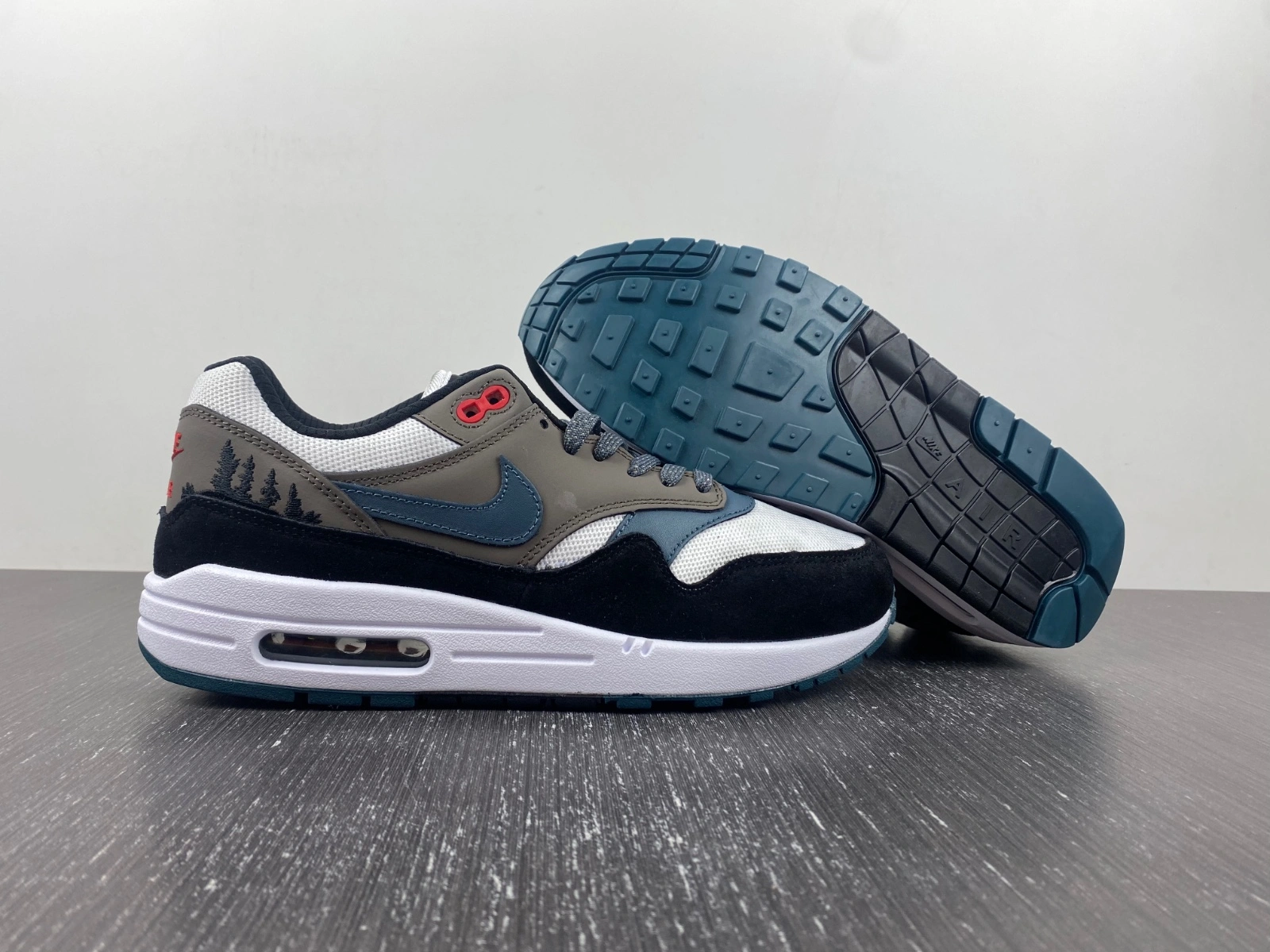 MoistureWicking Air Max 1 PRM Escape Treeline FJ0698- 922