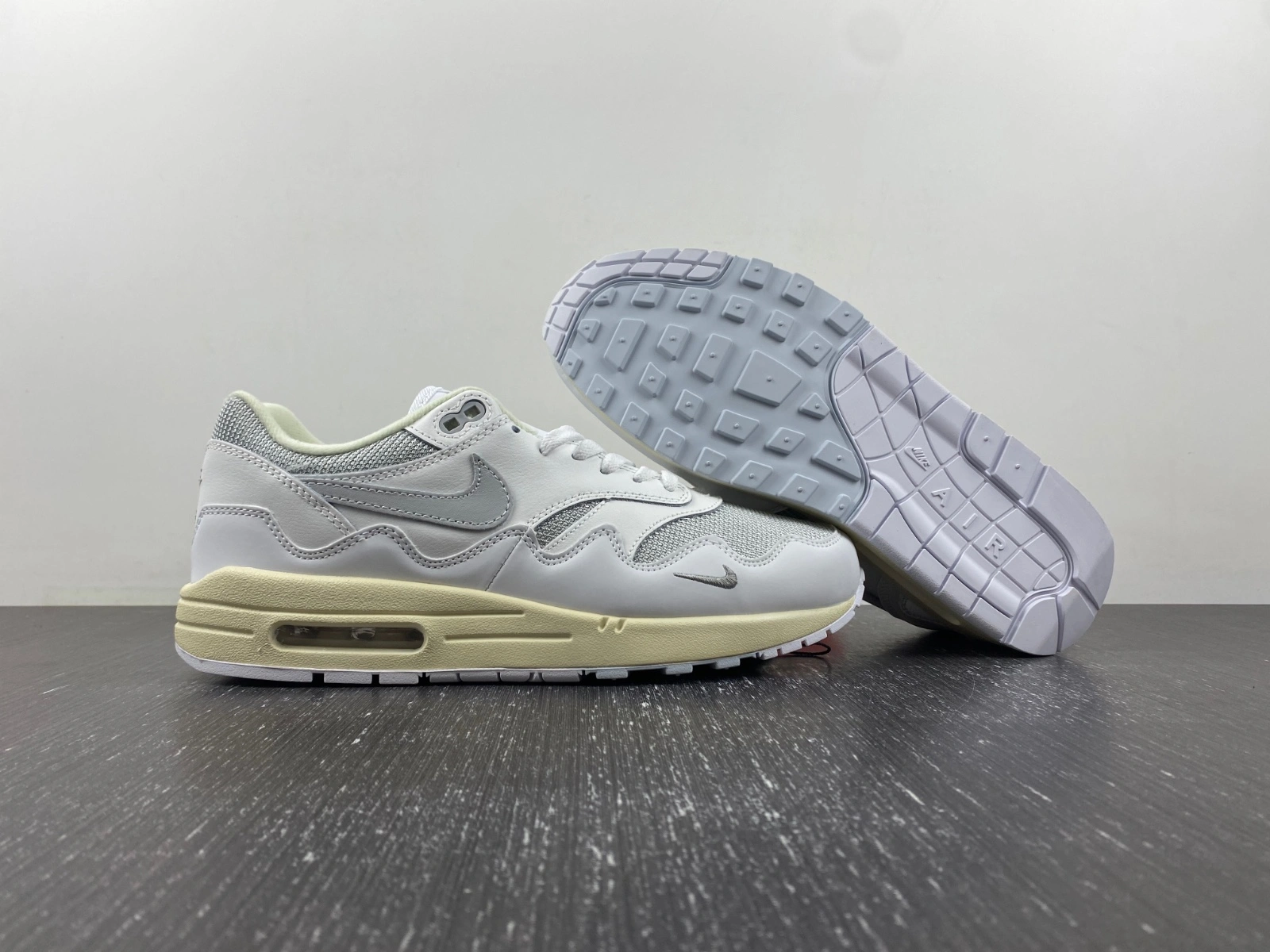 GoAnywhere Air Max 1 Patta Waves White DQ0299- 906