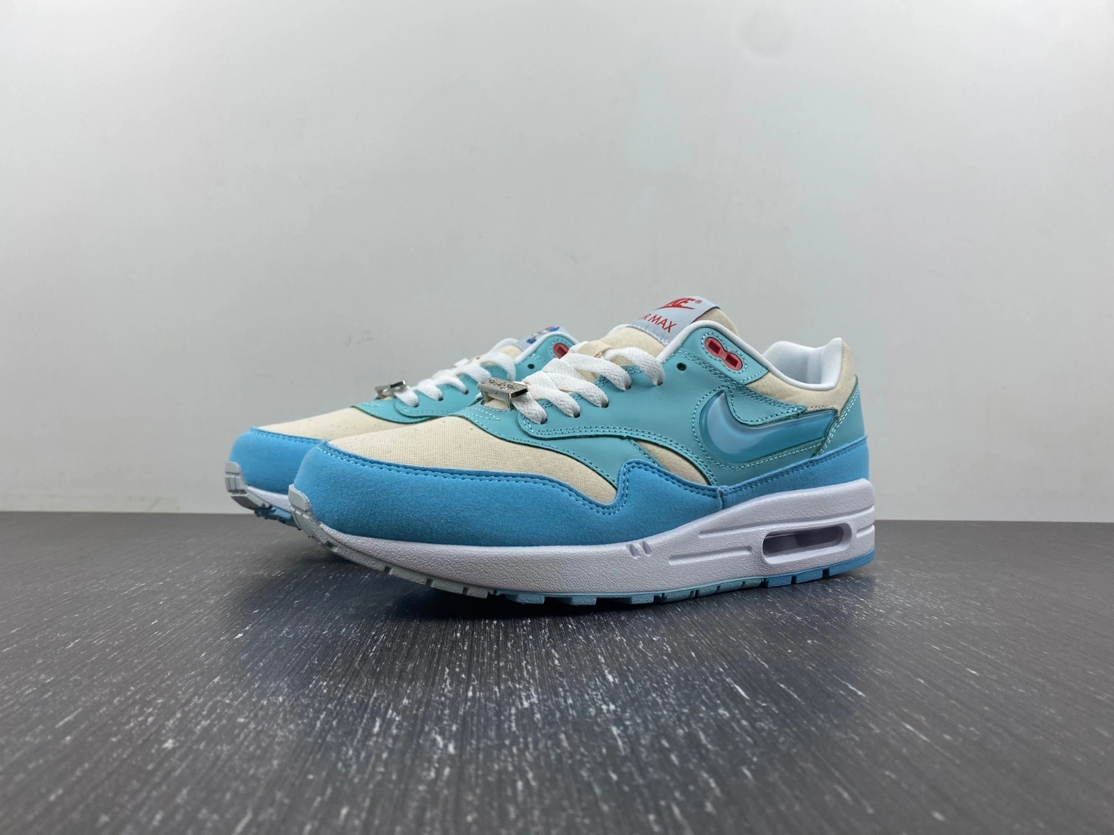Snug Air Max 1 Puerto Rico Blue Frost FD6955- 909