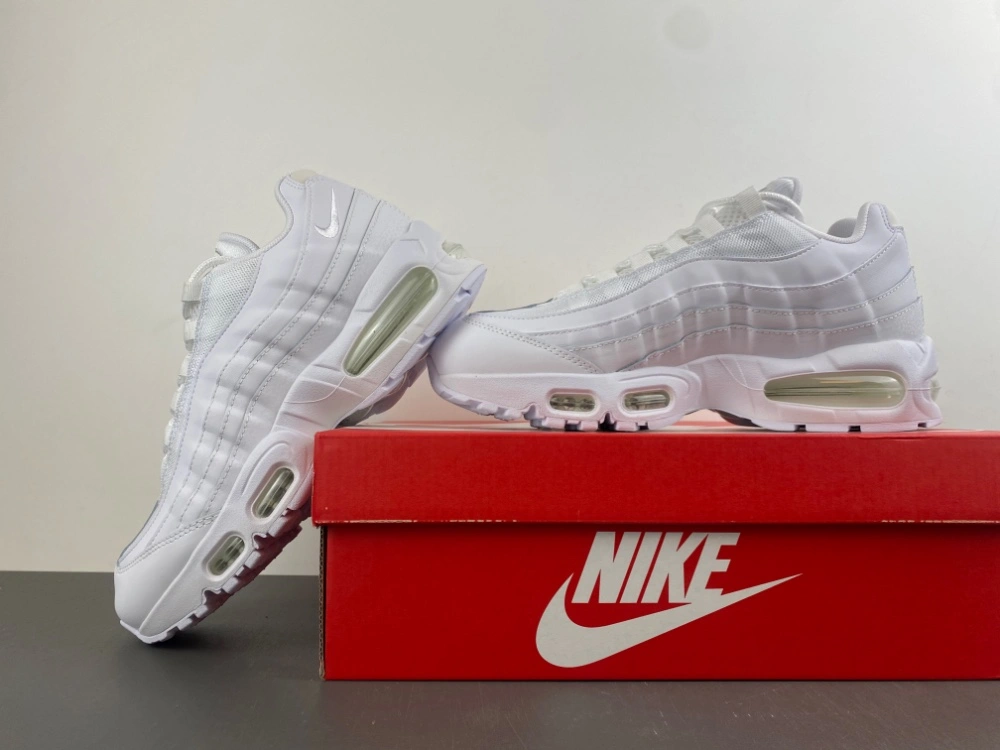 Air Max 95 OG Big Bubble Triple White HM8755- TechFriendly 823