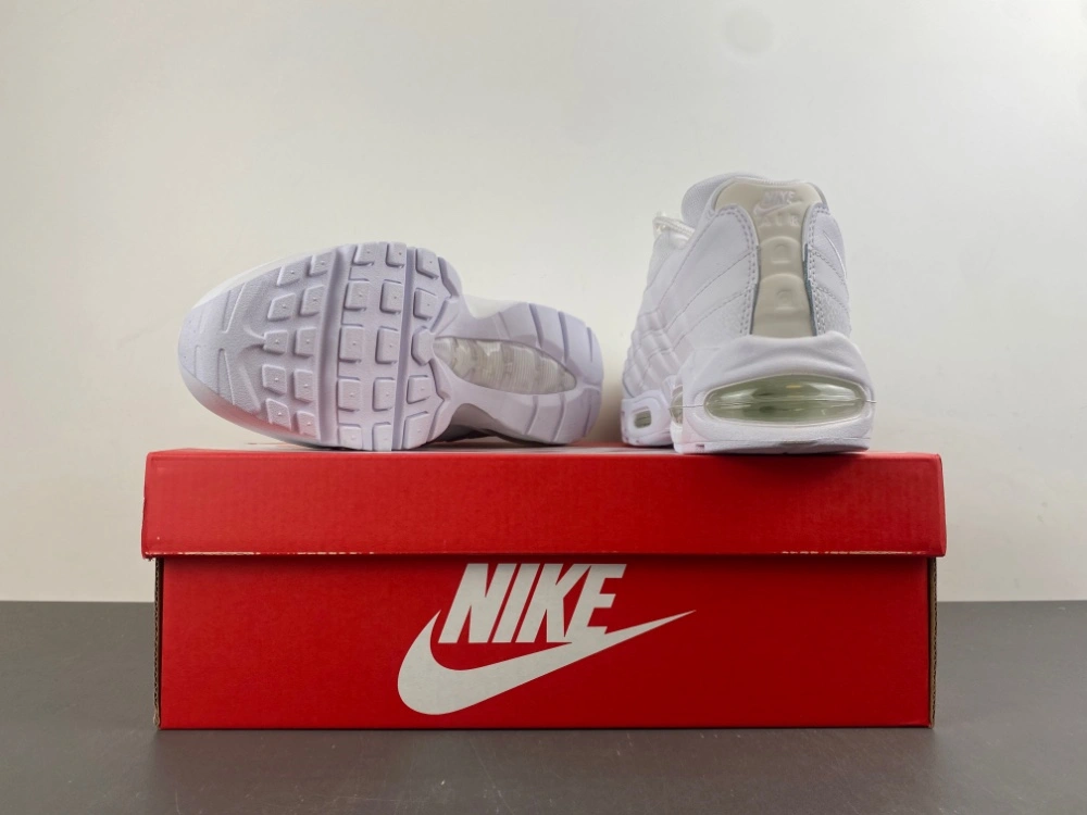 Air Max 95 OG Big Bubble Triple White HM8755- TechFriendly 823
