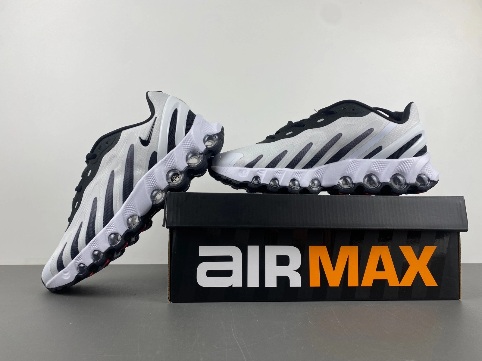 Modern Air Max Dn8 white Black FQ7860- 853