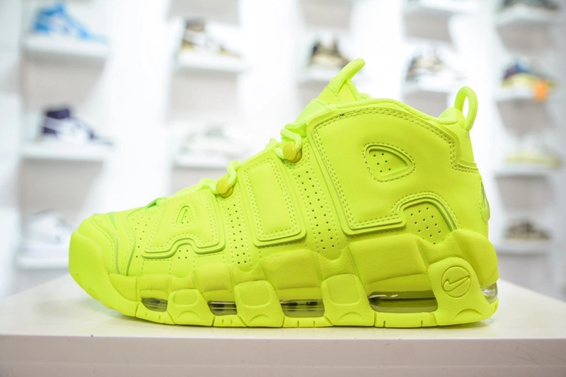 Air More Uptempo 96 Volt DX1790- Casual 1241