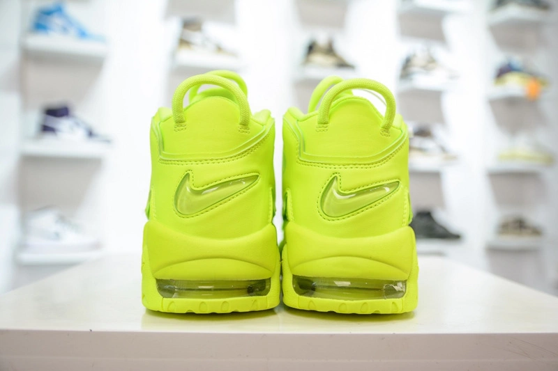Air More Uptempo 96 Volt DX1790- Casual 1241