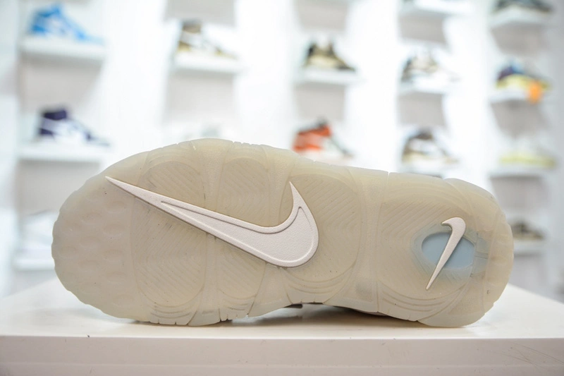 HighPerformance Air More Uptempo Chrome White 917593- 1237