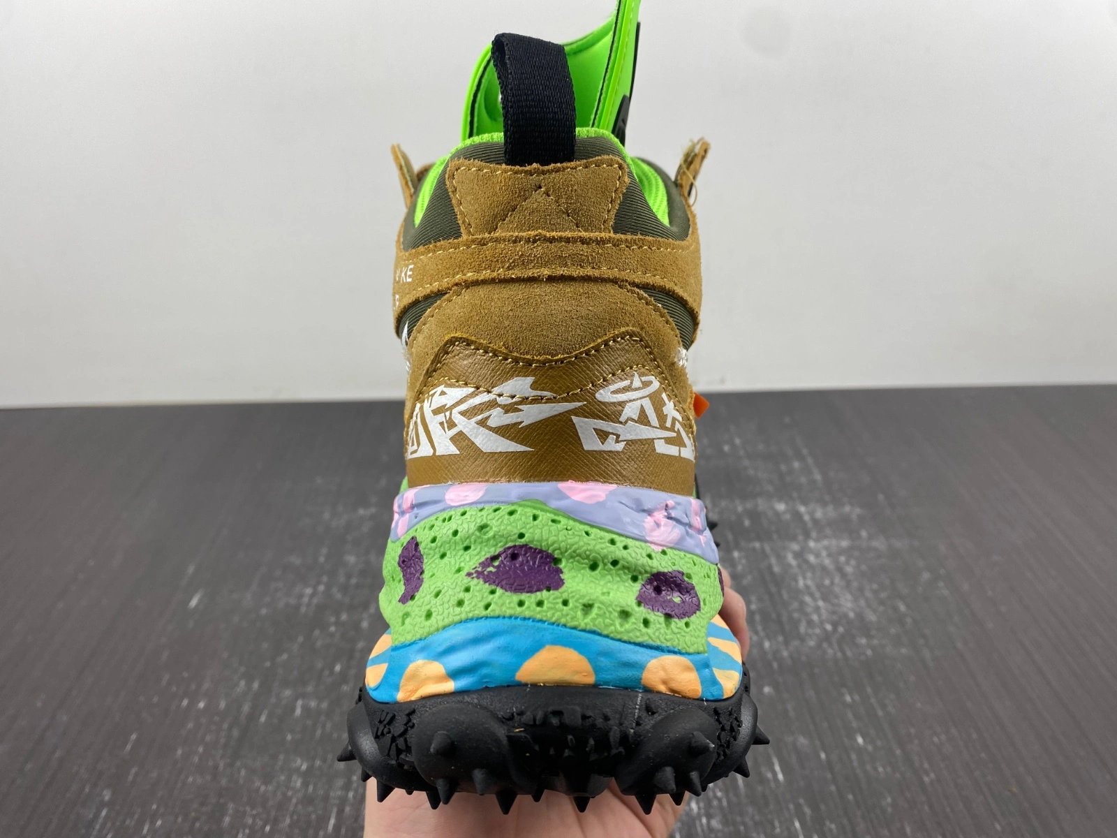 Bright Air Terra Forma Off-White Wheat Green Strike DQ1615- 725