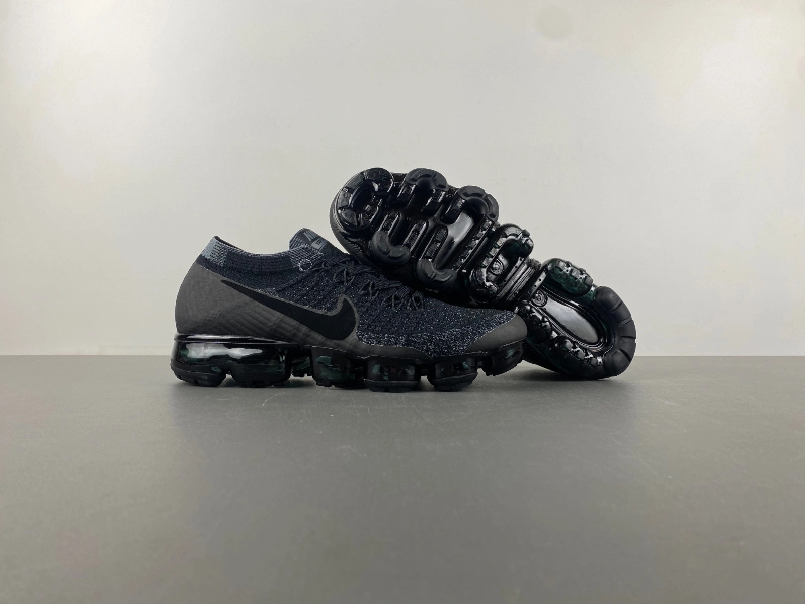 WellDesigned Air VaporMax Flyknit Black Dark Grey 849558- 852