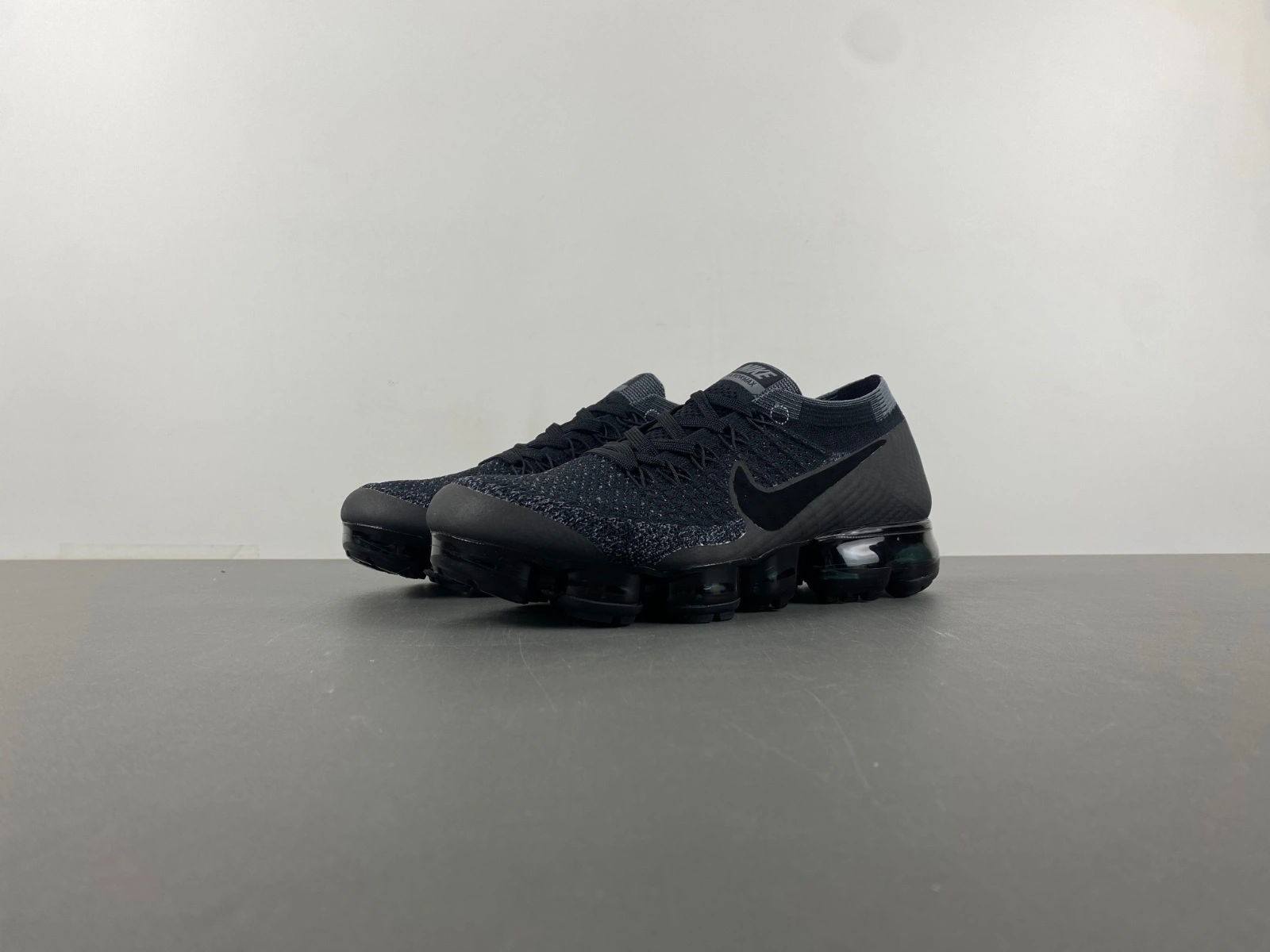 WellDesigned Air VaporMax Flyknit Black Dark Grey 849558- 852