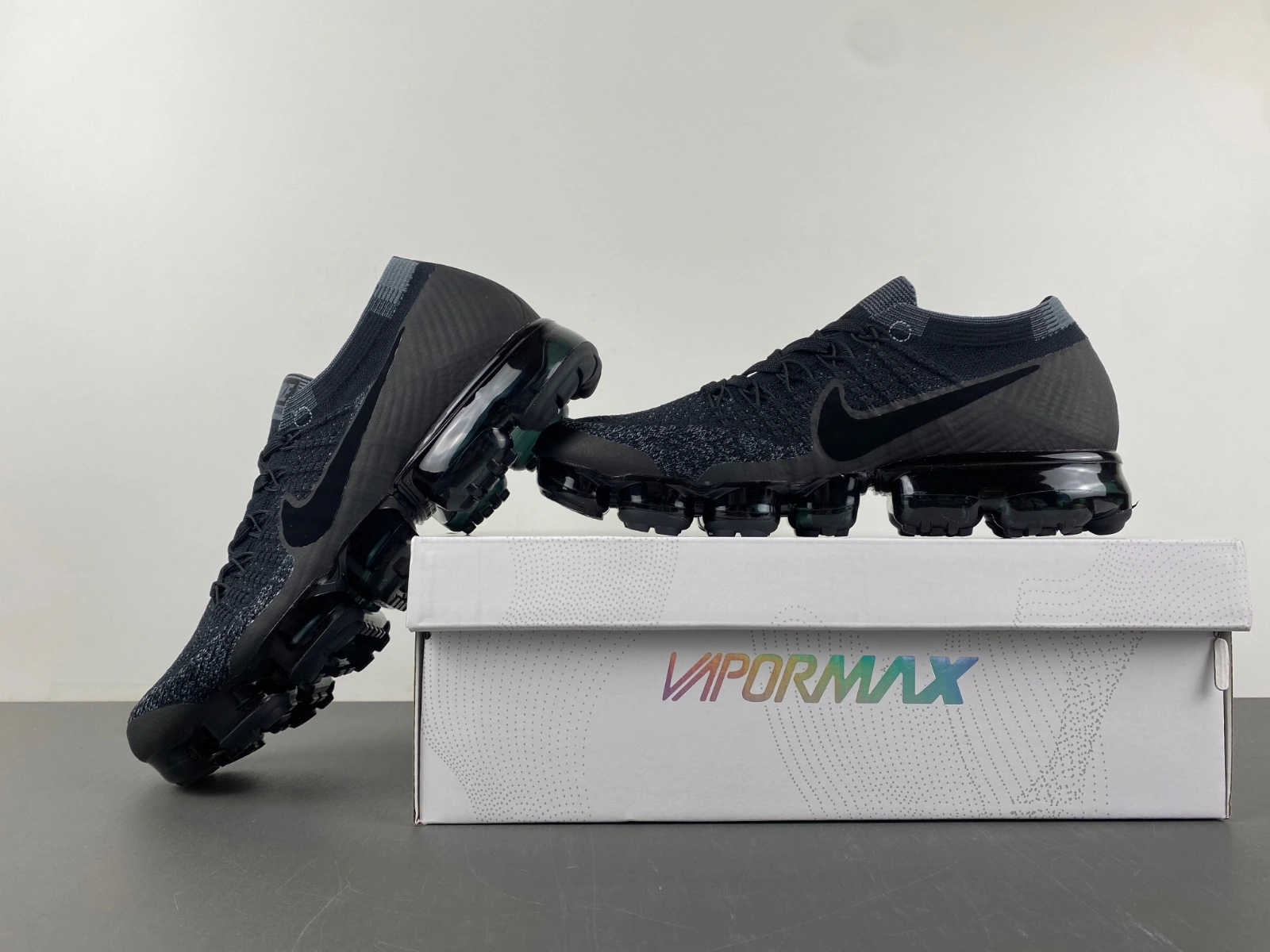 WellDesigned Air VaporMax Flyknit Black Dark Grey 849558- 852