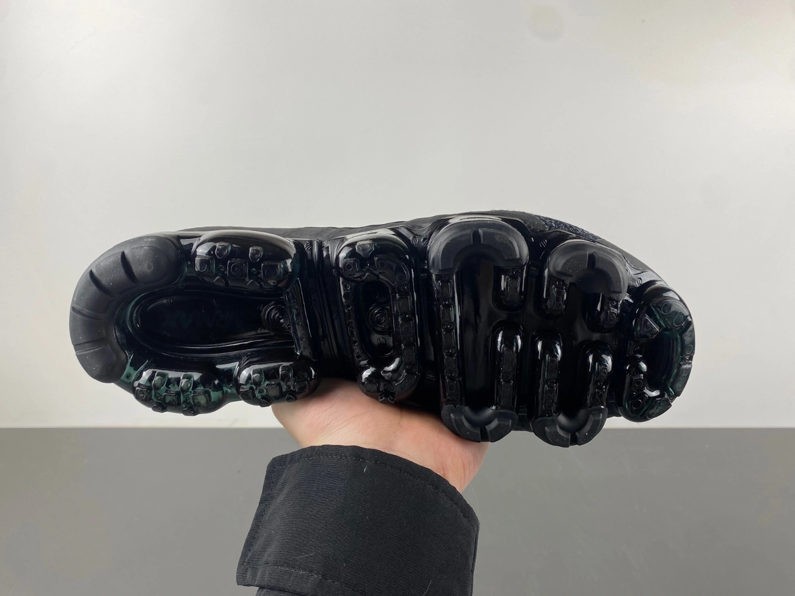 WellDesigned Air VaporMax Flyknit Black Dark Grey 849558- 852