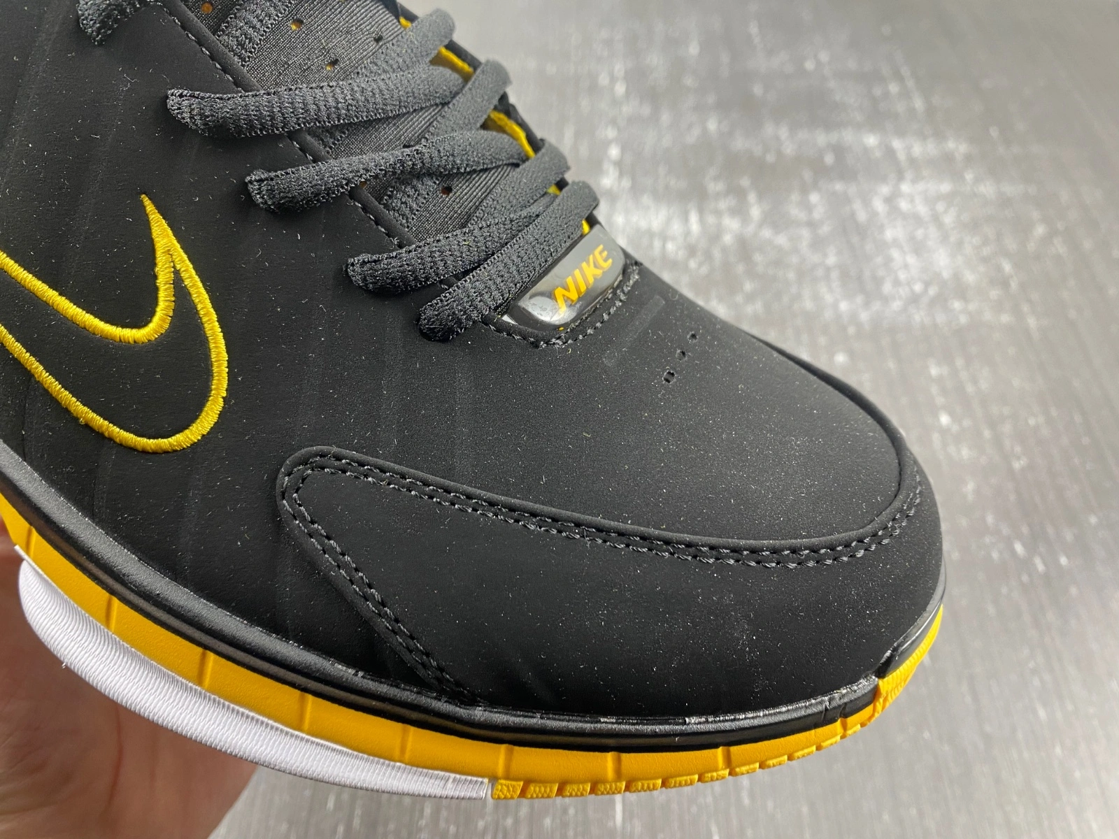 Air Zoom Huarache 2K4 Black Varsity Maize 308475- Seasonal 1059