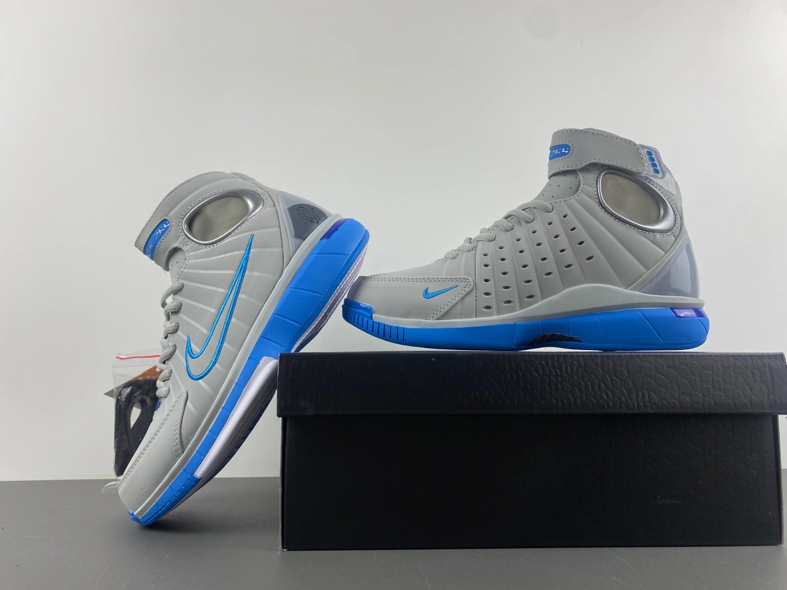 Air Zoom Huarache 2K4 Wolf Grey Uni Blue 308475- Efficient 1011