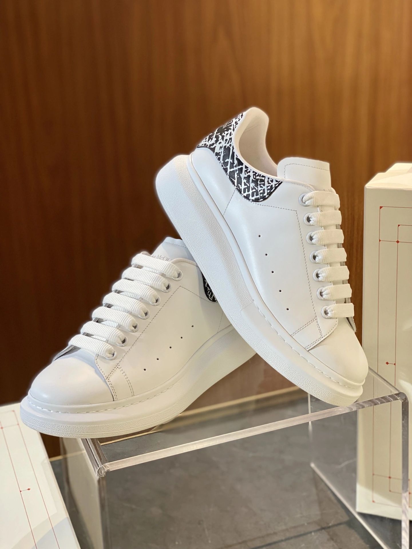 TechFriendly A*lexander M*cQueen Top Sneaker Low RR 20250416- 2814