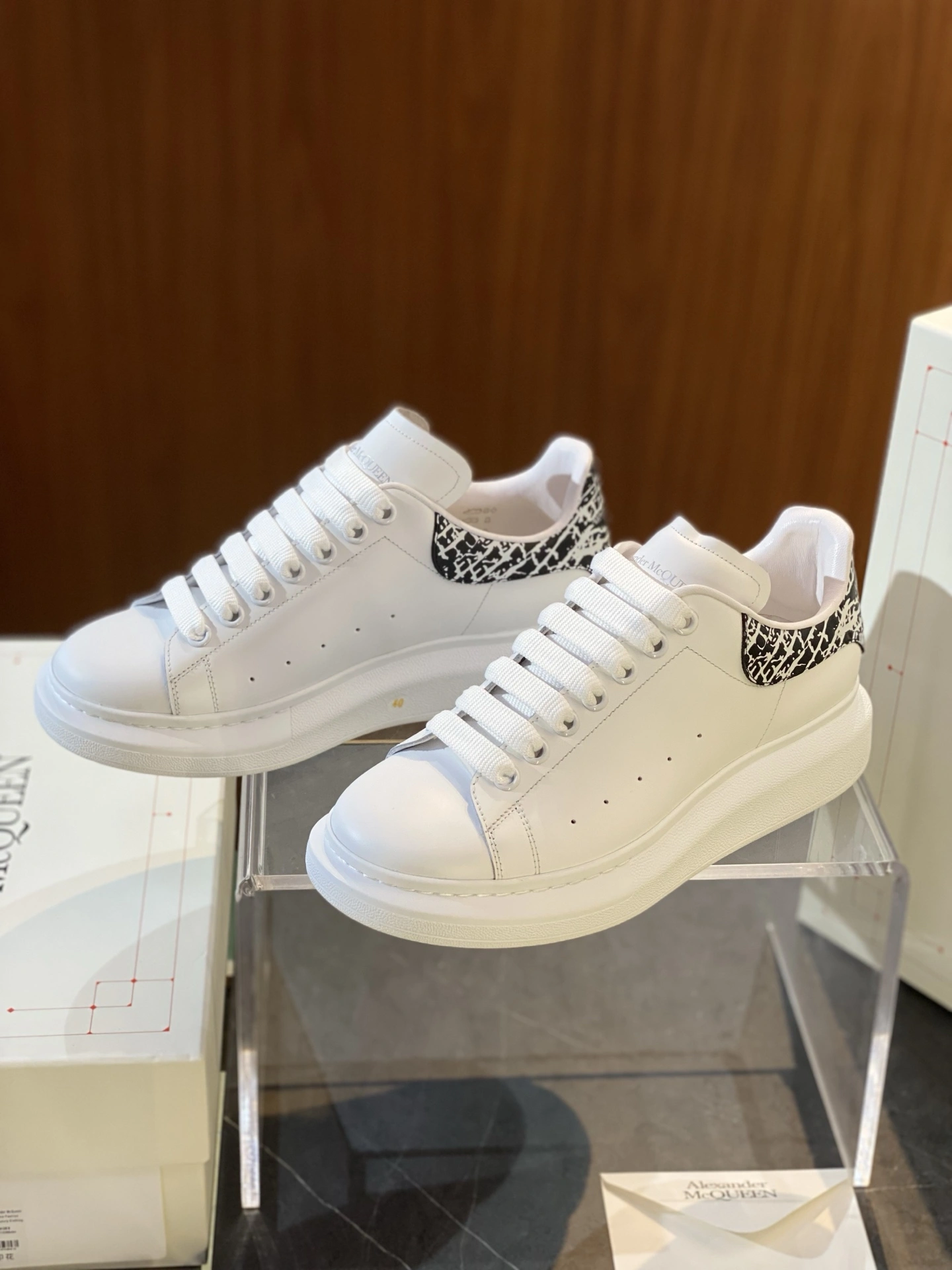 TechFriendly A*lexander M*cQueen Top Sneaker Low RR 20250416- 2814