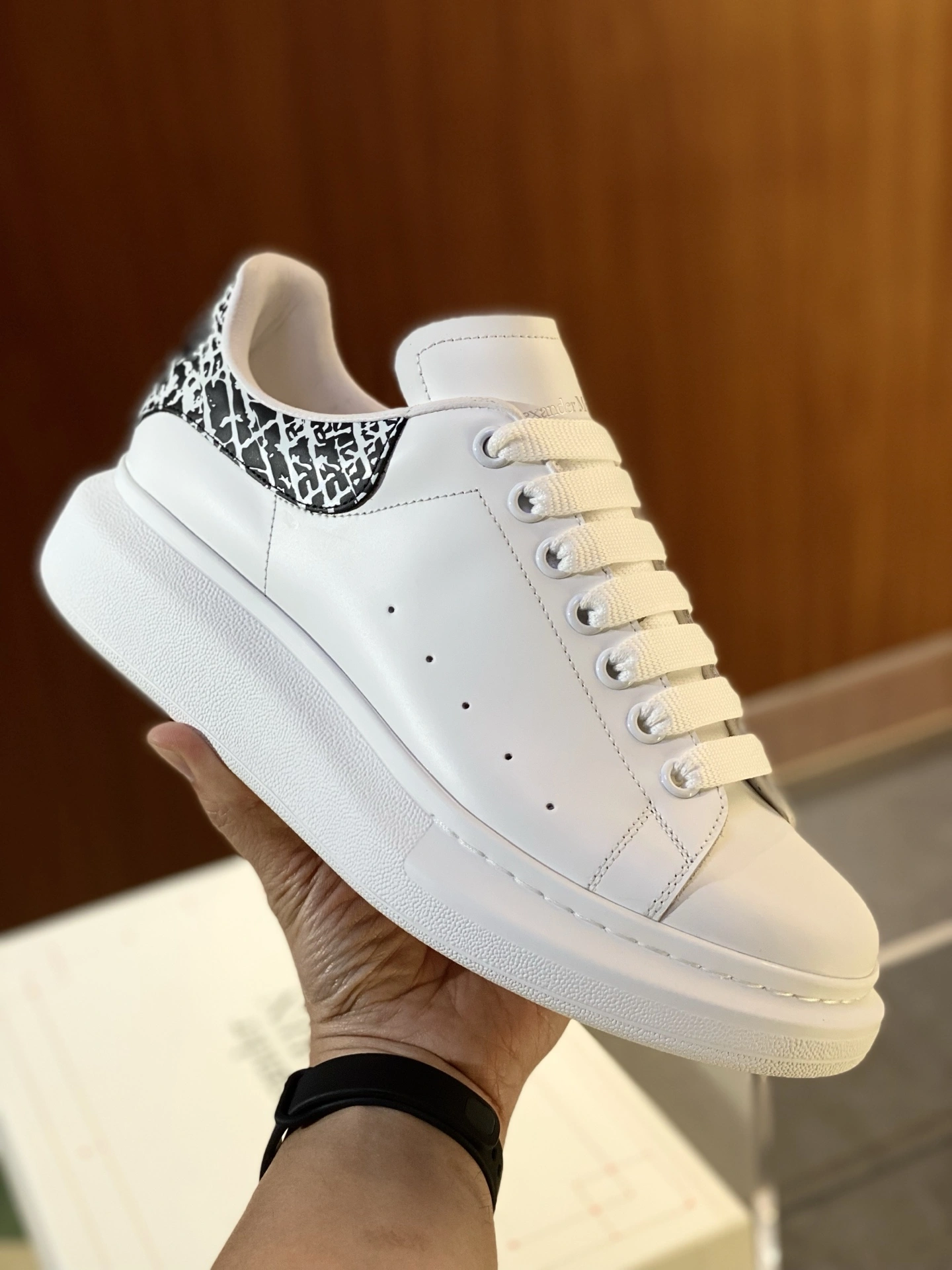 TechFriendly A*lexander M*cQueen Top Sneaker Low RR 20250416- 2814