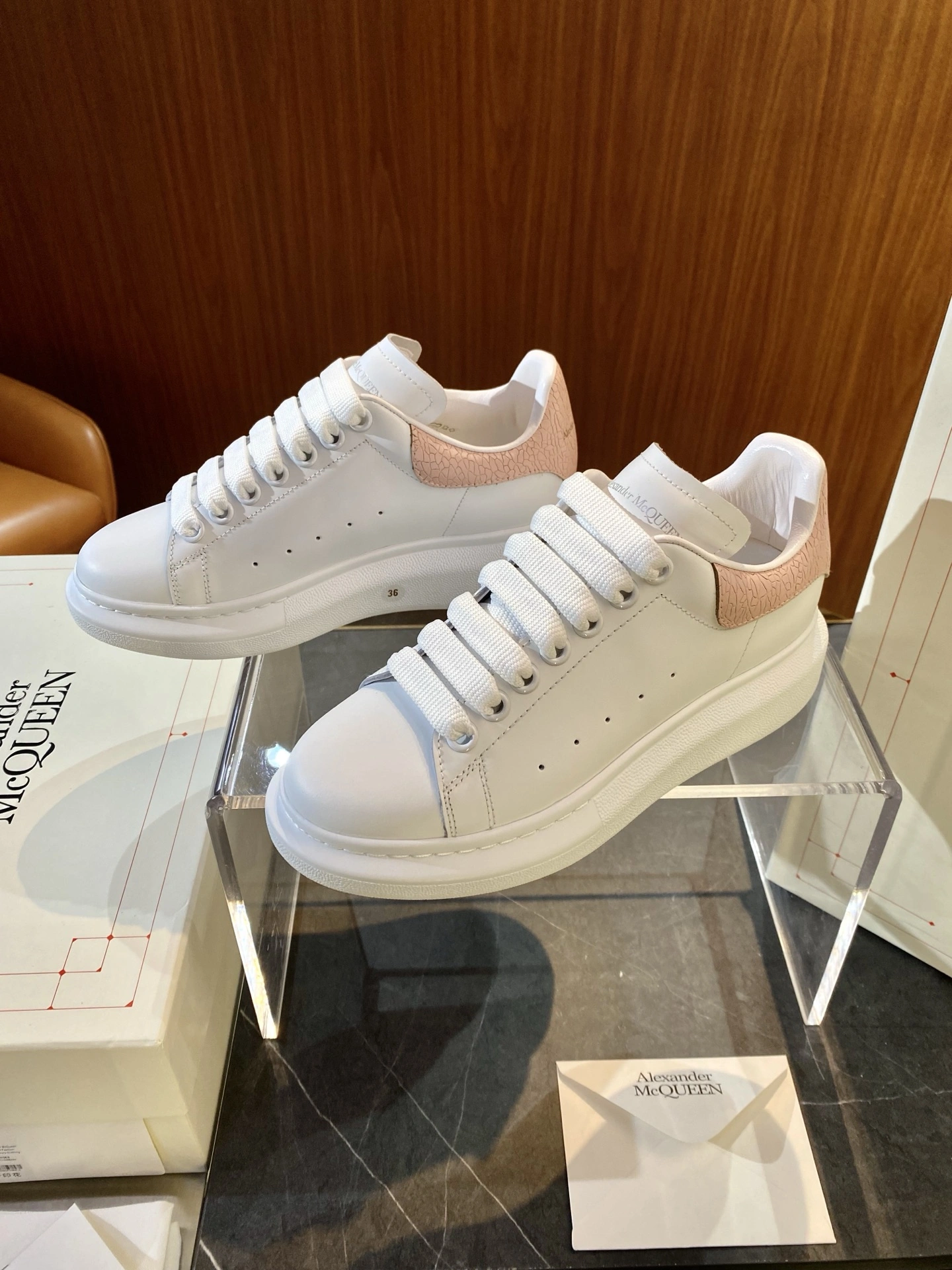WrinkleFree A*lexander M*cQueen Top Sneaker Low RR 20250416- 2808