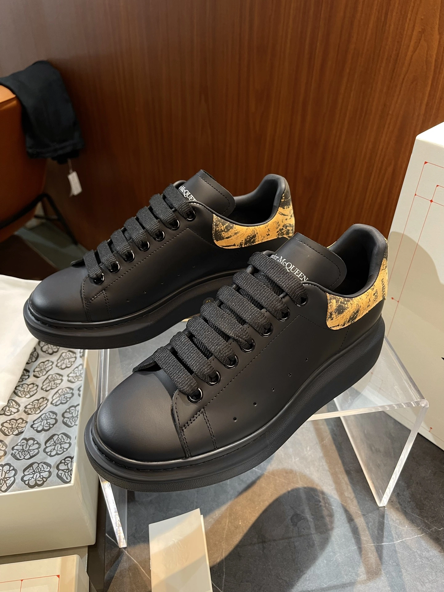 SoftTouch A*lexander M*cqueen Top Sneaker Low RR 20240812- 2820