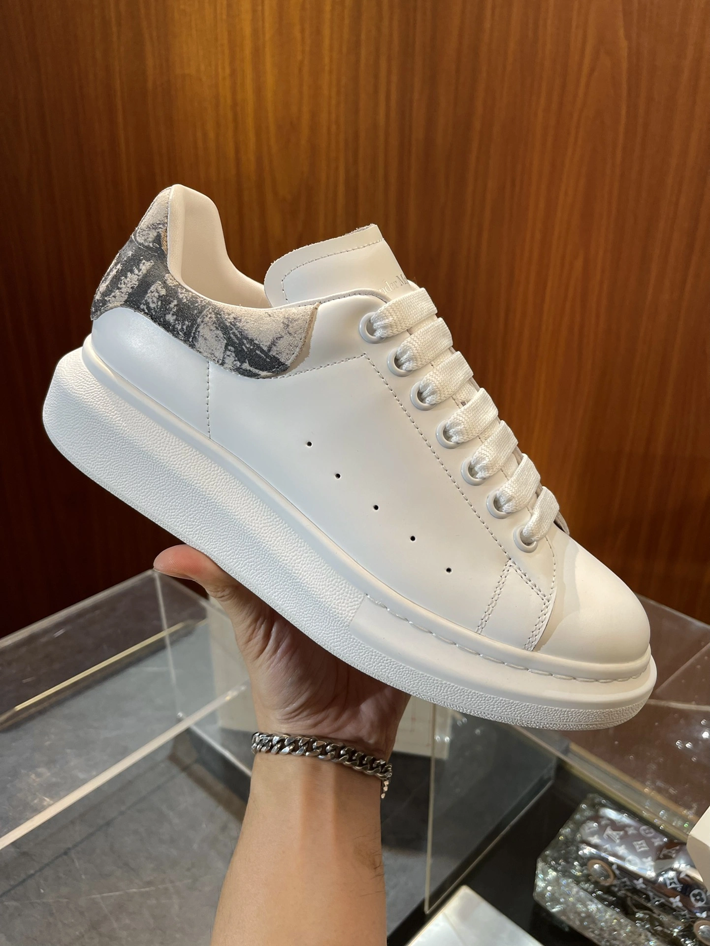 SoftTouch A*lexander M*cqueen Top Sneaker Low RR 20240812- 2820