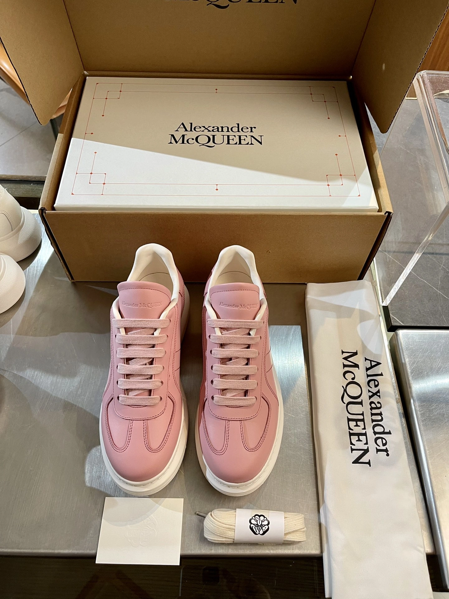 A*lexander M*cqueen Top Sneaker Low RR 20240815- Tailored 2818