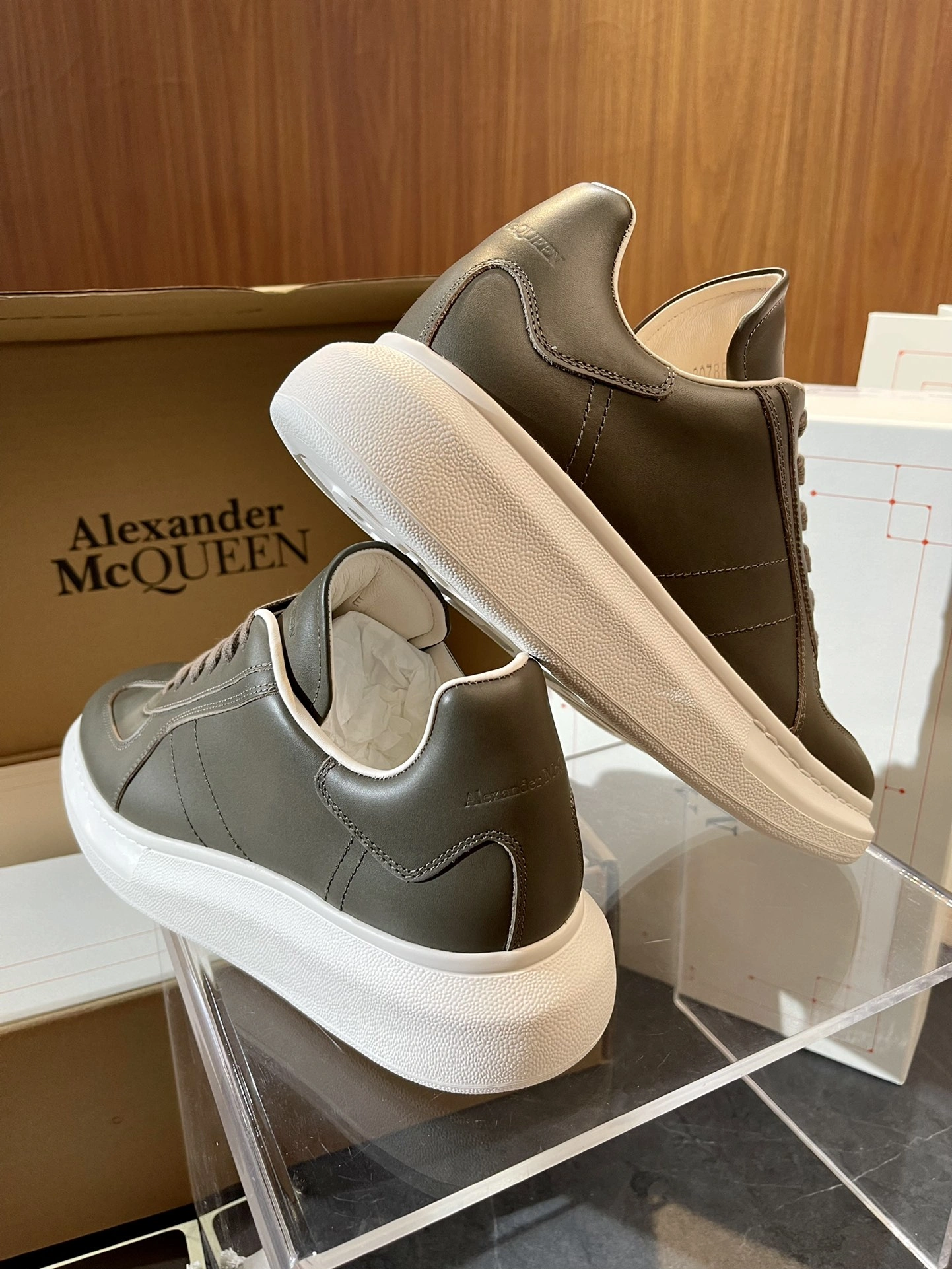 A*lexander M*cqueen Top Sneaker Low RR 20240815- Tailored 2818
