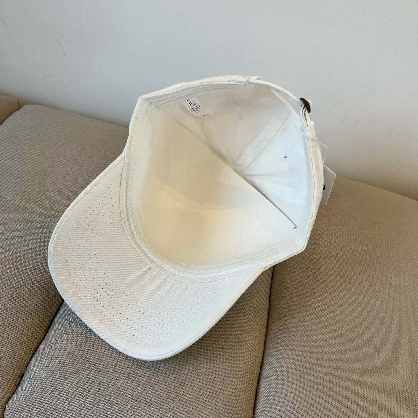 Attractive A*lo Hats Top XX20250410- 17420