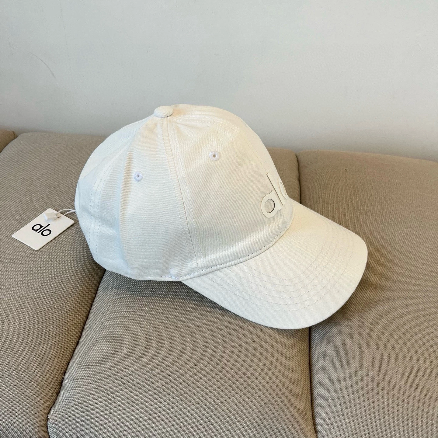 Attractive A*lo Hats Top XX20250410- 17420