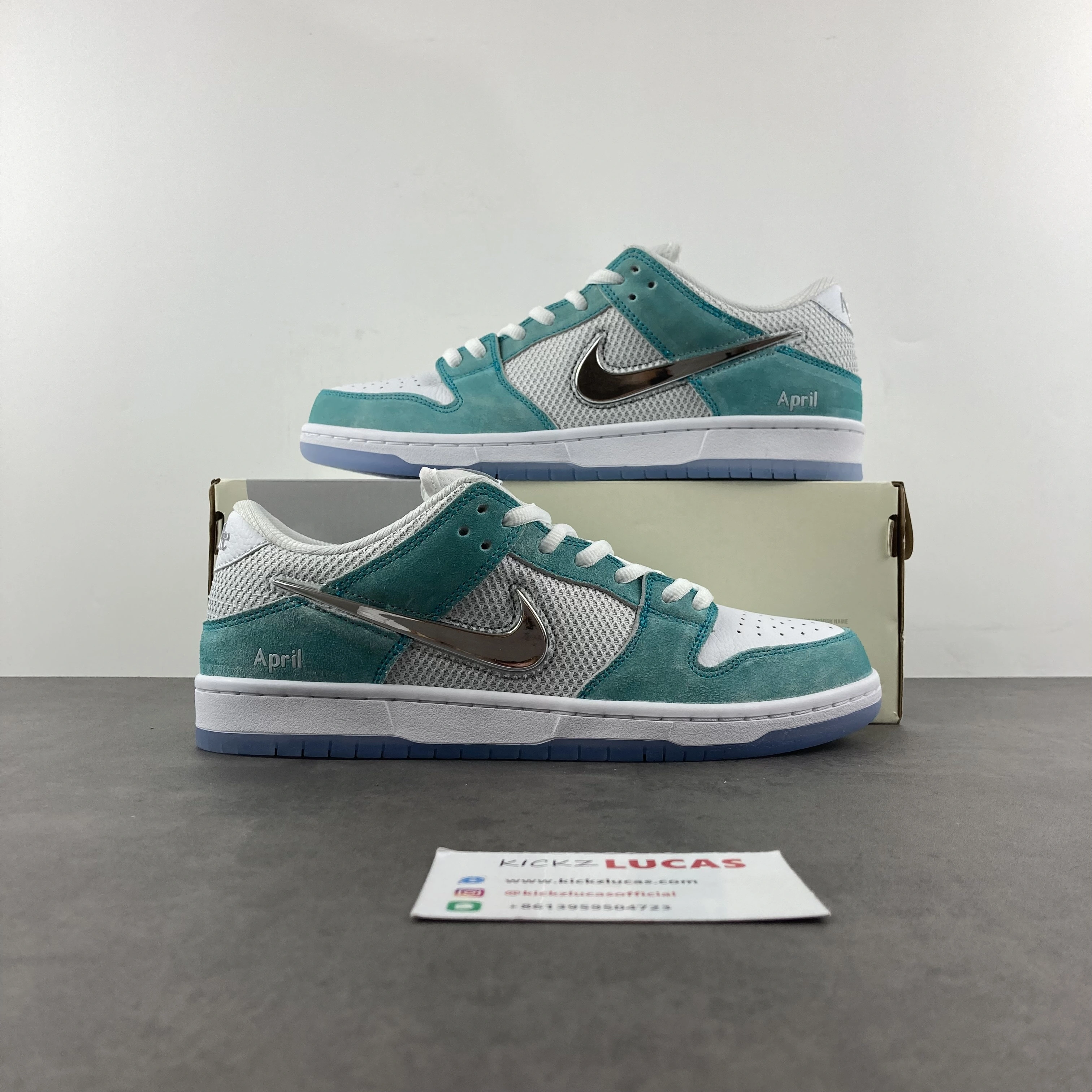 SmoothTexture April Skateboards x SB Dunk Low FD2562- 178