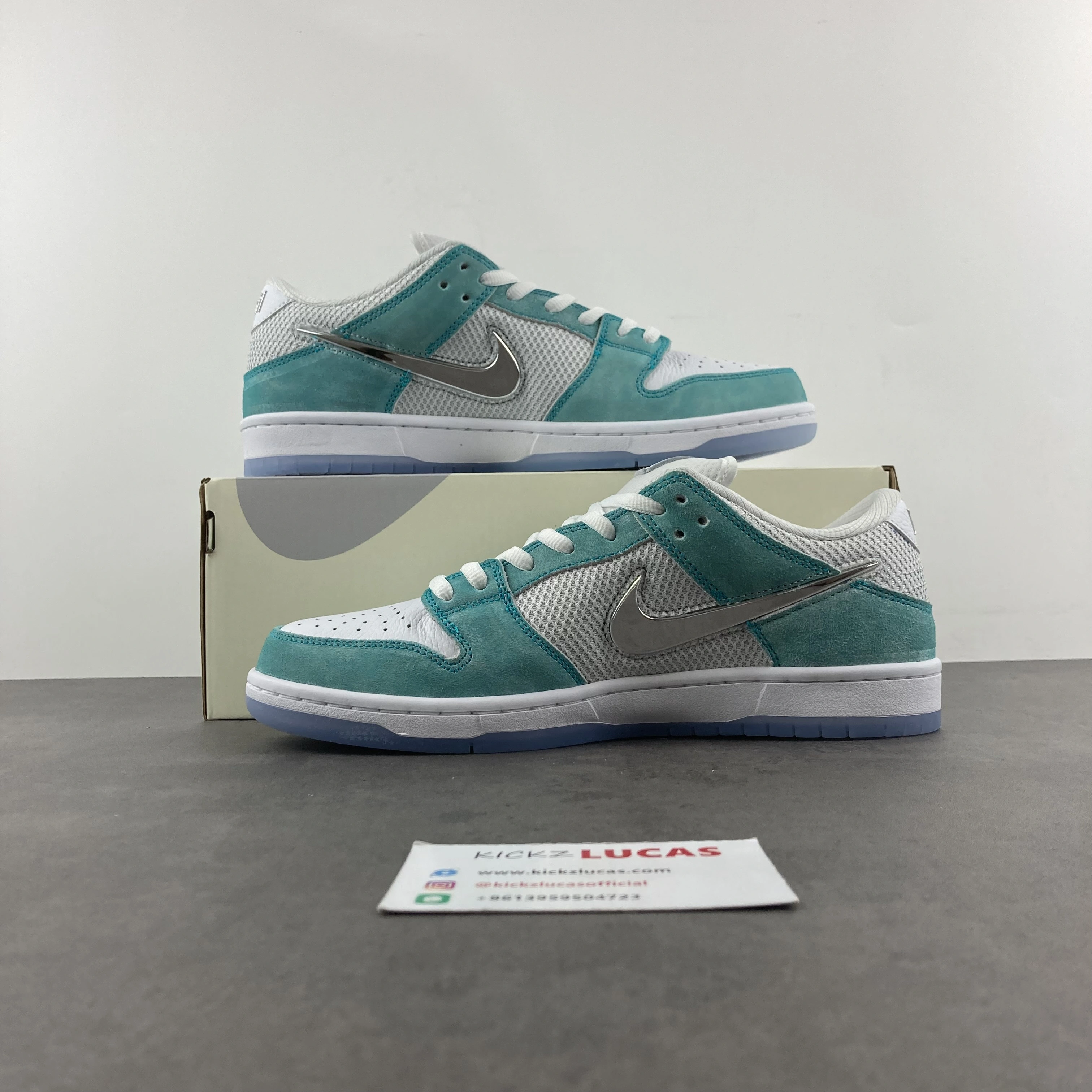 SmoothTexture April Skateboards x SB Dunk Low FD2562- 178