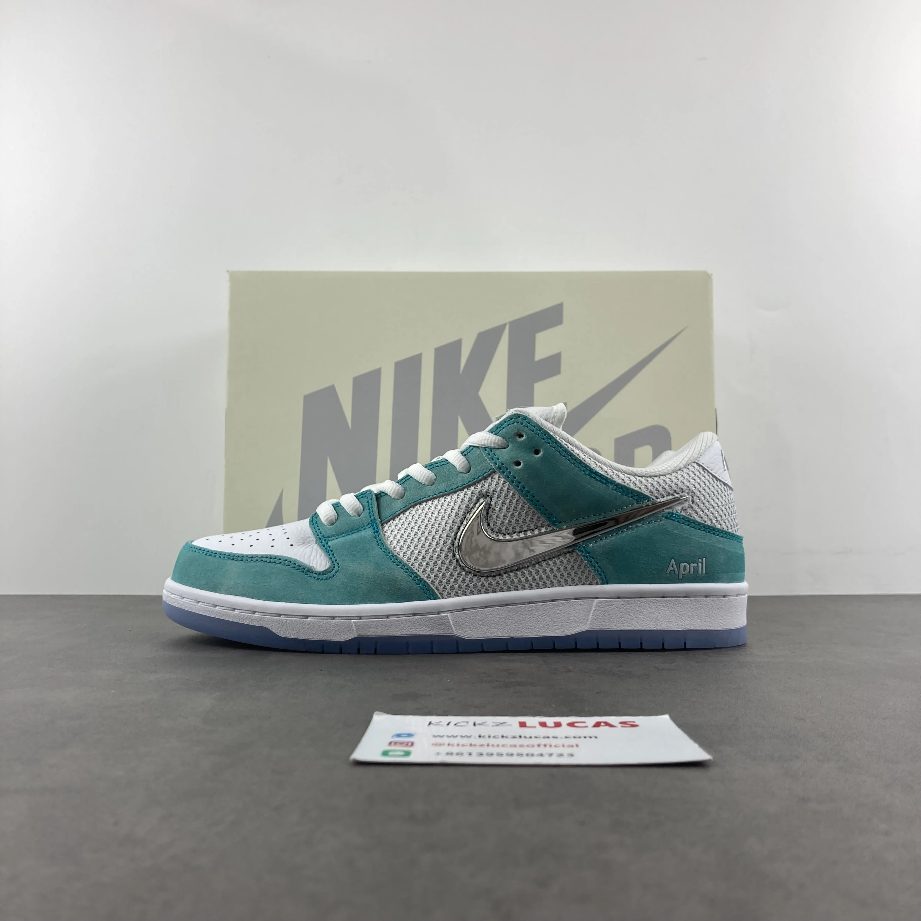 SmoothTexture April Skateboards x SB Dunk Low FD2562- 178