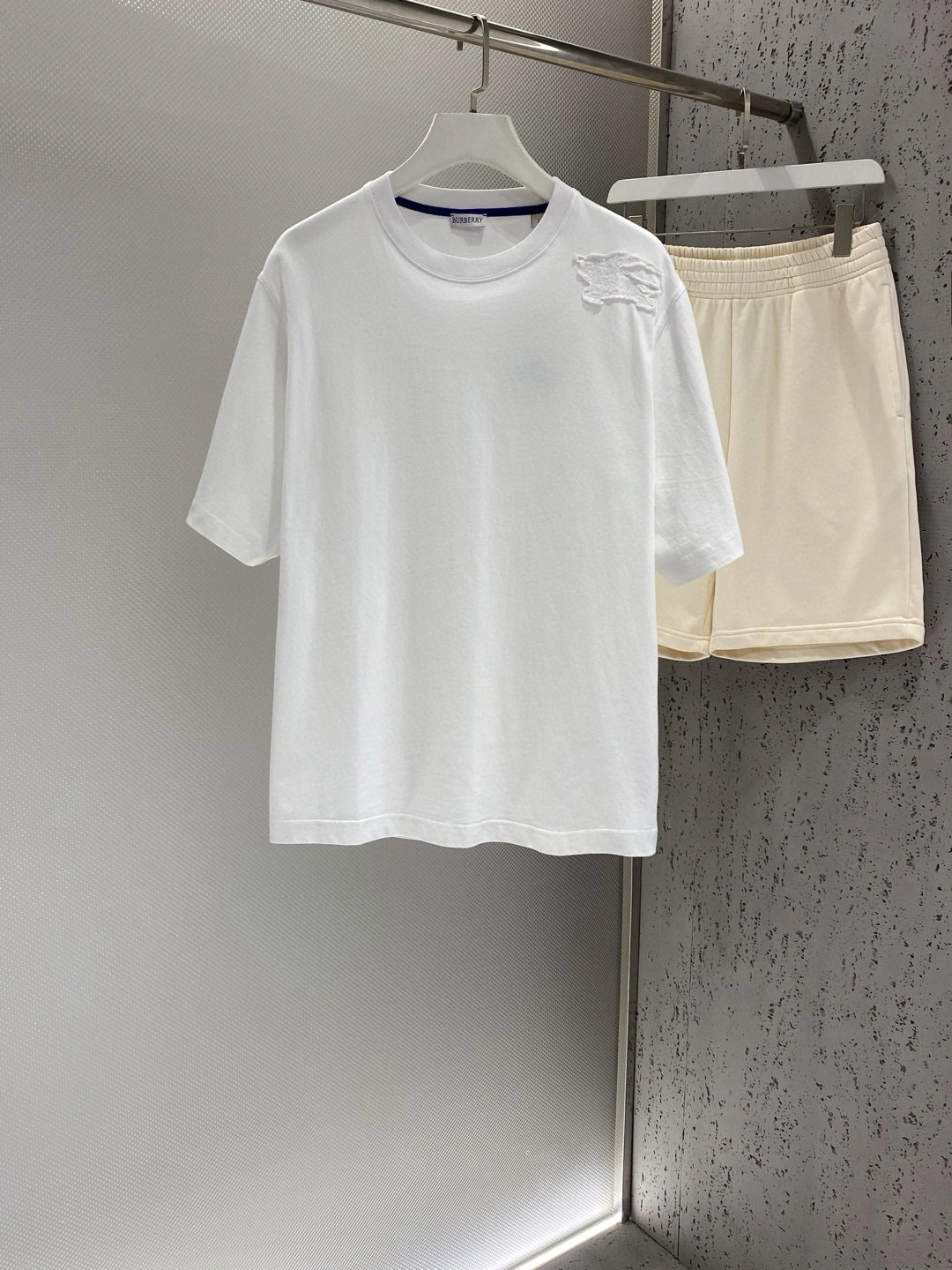 Affordable B*URBERRY T-shirt Top Quality D17 20240525- 13790