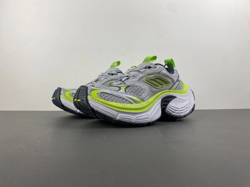 B*alenciaga 6XL AM 20260115- TechFriendly 4178