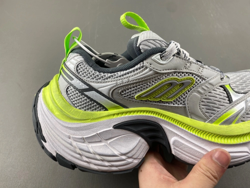B*alenciaga 6XL AM 20260115- TechFriendly 4178