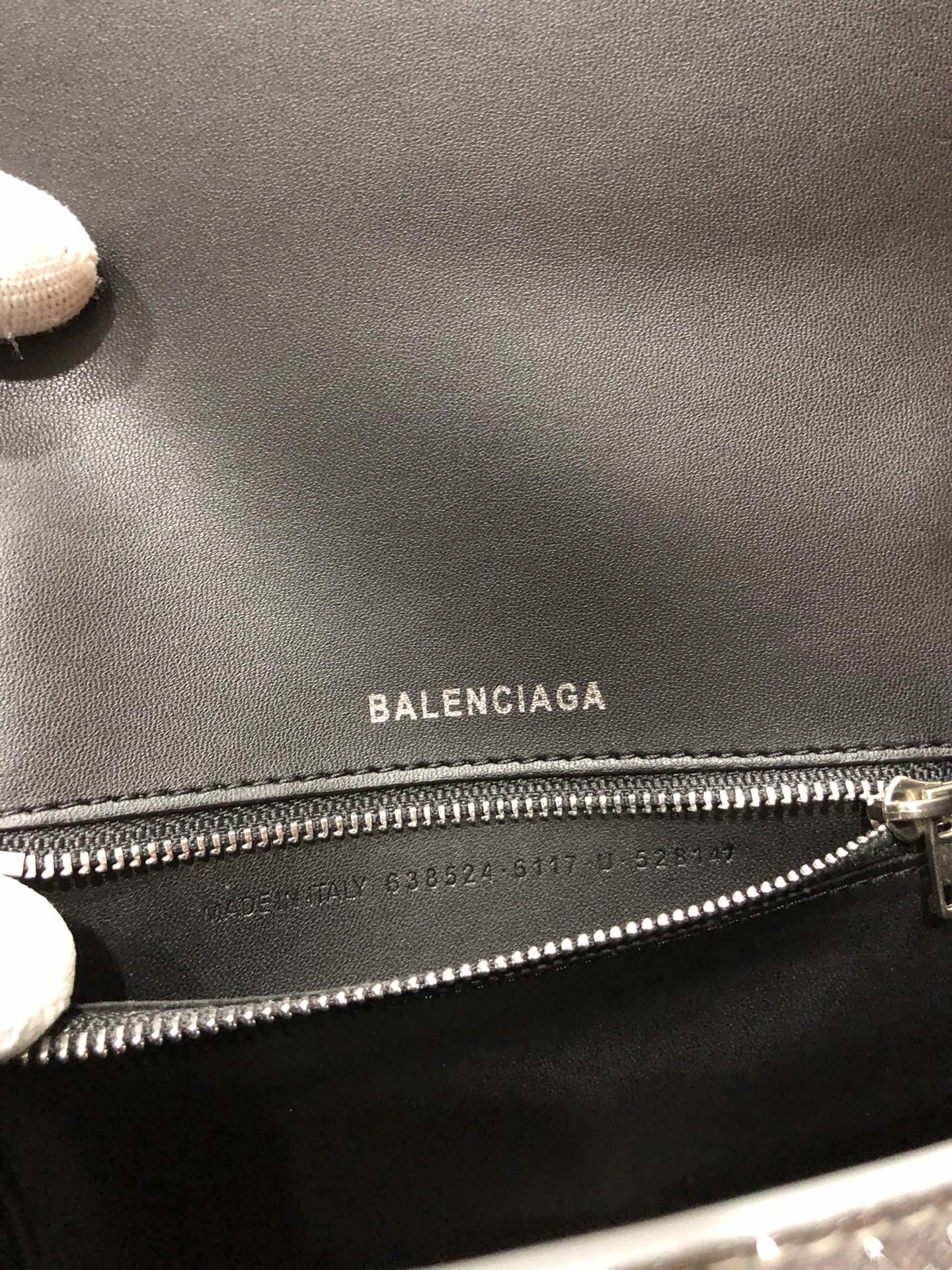 SmoothTexture B*alenciaga Crossbody bag Top Quality HT 20231017-100 31*20* 9060