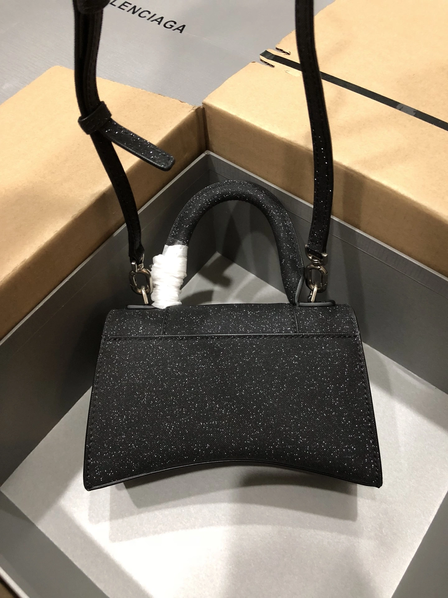 Contemporary B*alenciaga Crossbody bag Top Quality HT 20231017-101 31*20* 9059