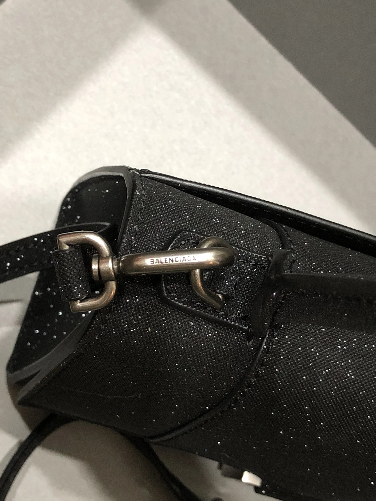 Contemporary B*alenciaga Crossbody bag Top Quality HT 20231017-101 31*20* 9059
