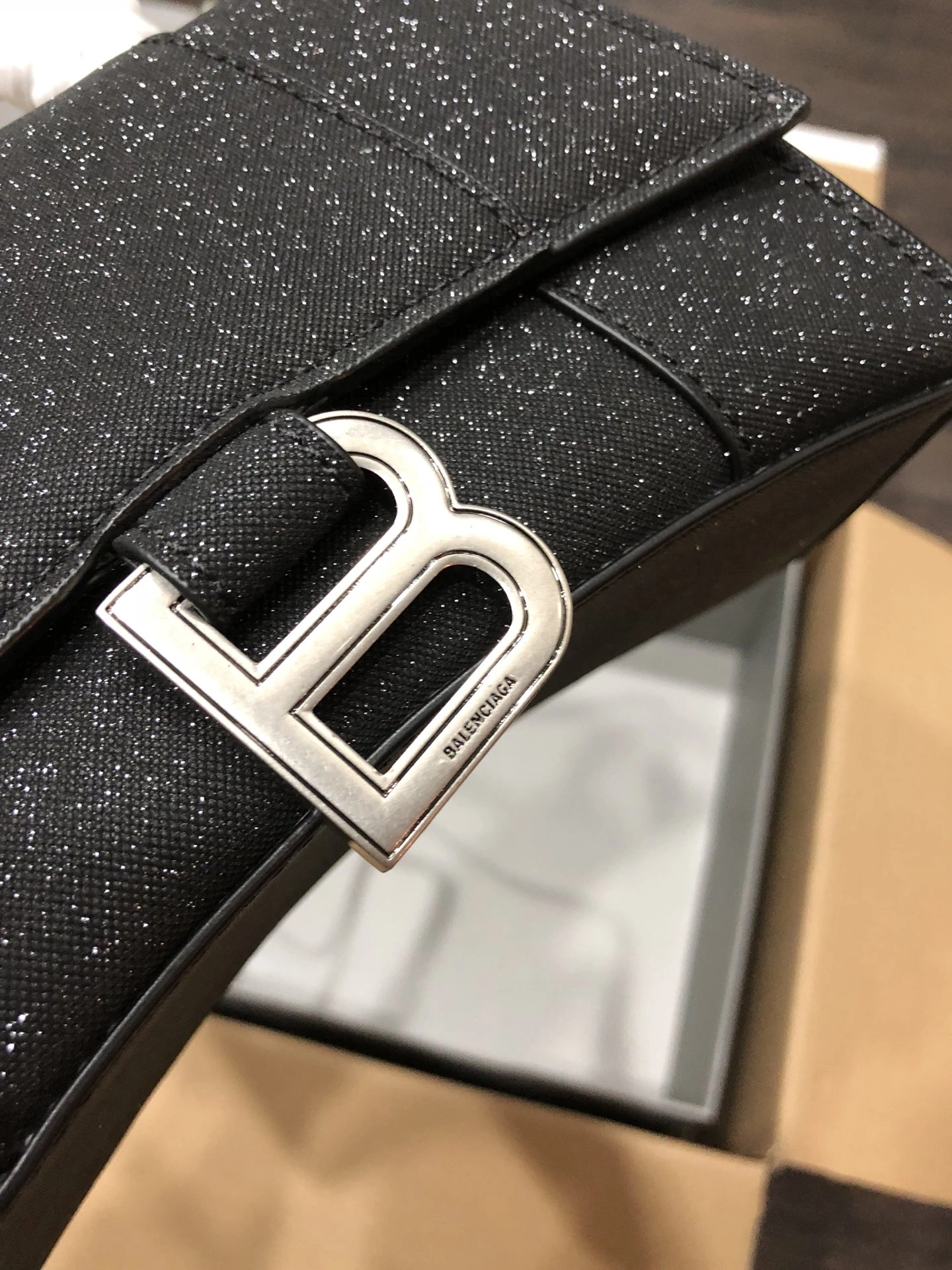 Contemporary B*alenciaga Crossbody bag Top Quality HT 20231017-101 31*20* 9059