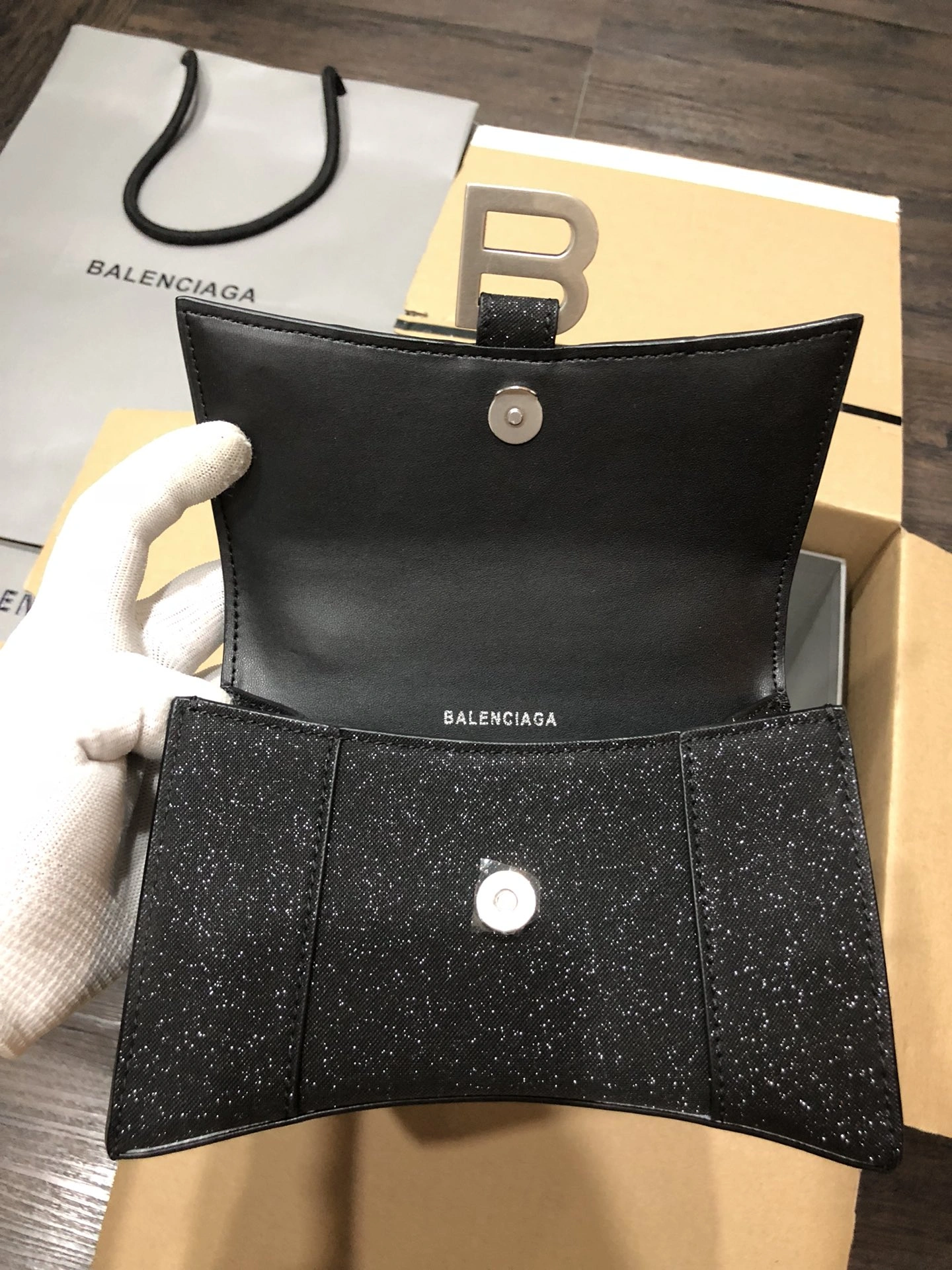 Contemporary B*alenciaga Crossbody bag Top Quality HT 20231017-101 31*20* 9059