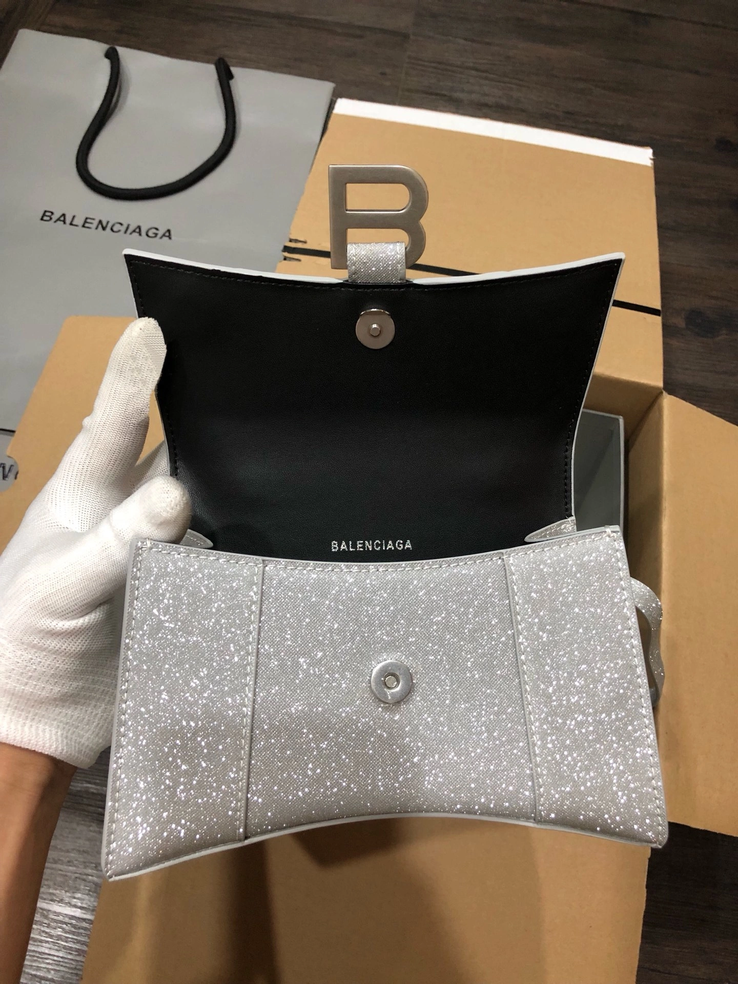 B*alenciaga Crossbody bag Top Quality HT 20231017-103 31*20* Durable 9057