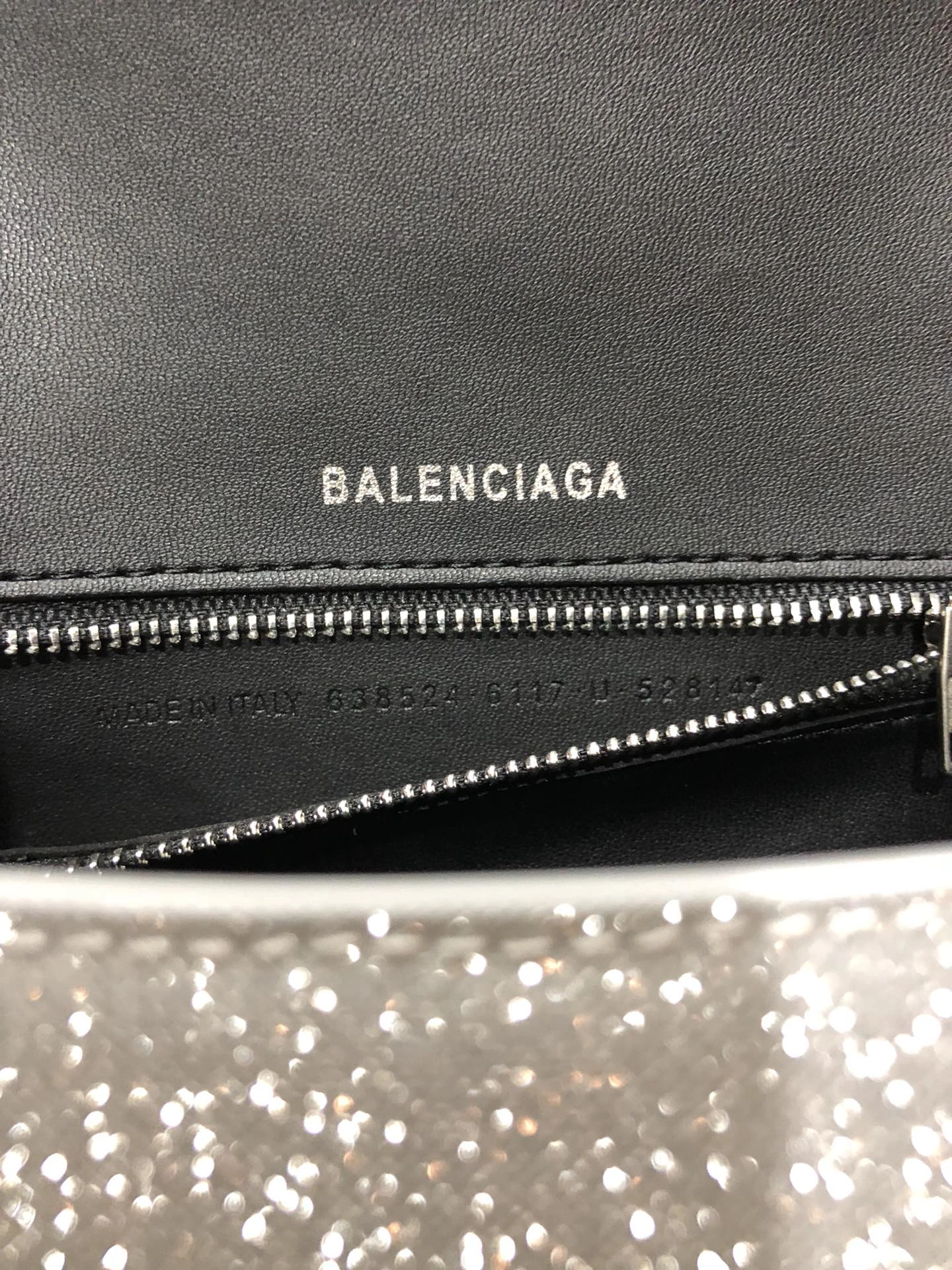 B*alenciaga Crossbody bag Top Quality HT 20231017-104 31*20* FashionForward 9056