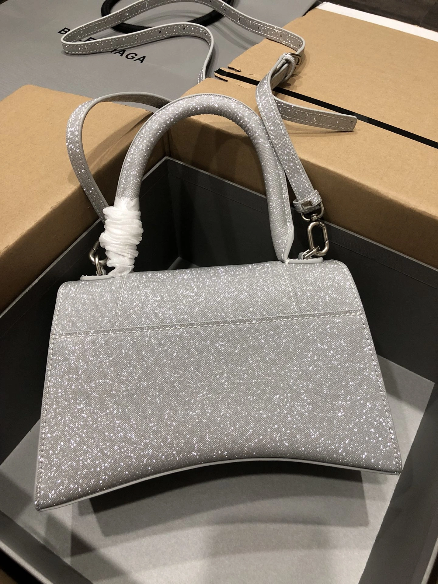 B*alenciaga Crossbody bag Top Quality HT 20231017-104 31*20* FashionForward 9056