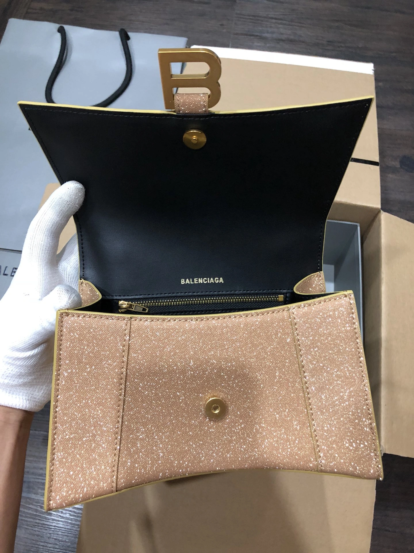 Functional B*alenciaga Crossbody bag Top Quality HT 20231017-106 31*20* 9054